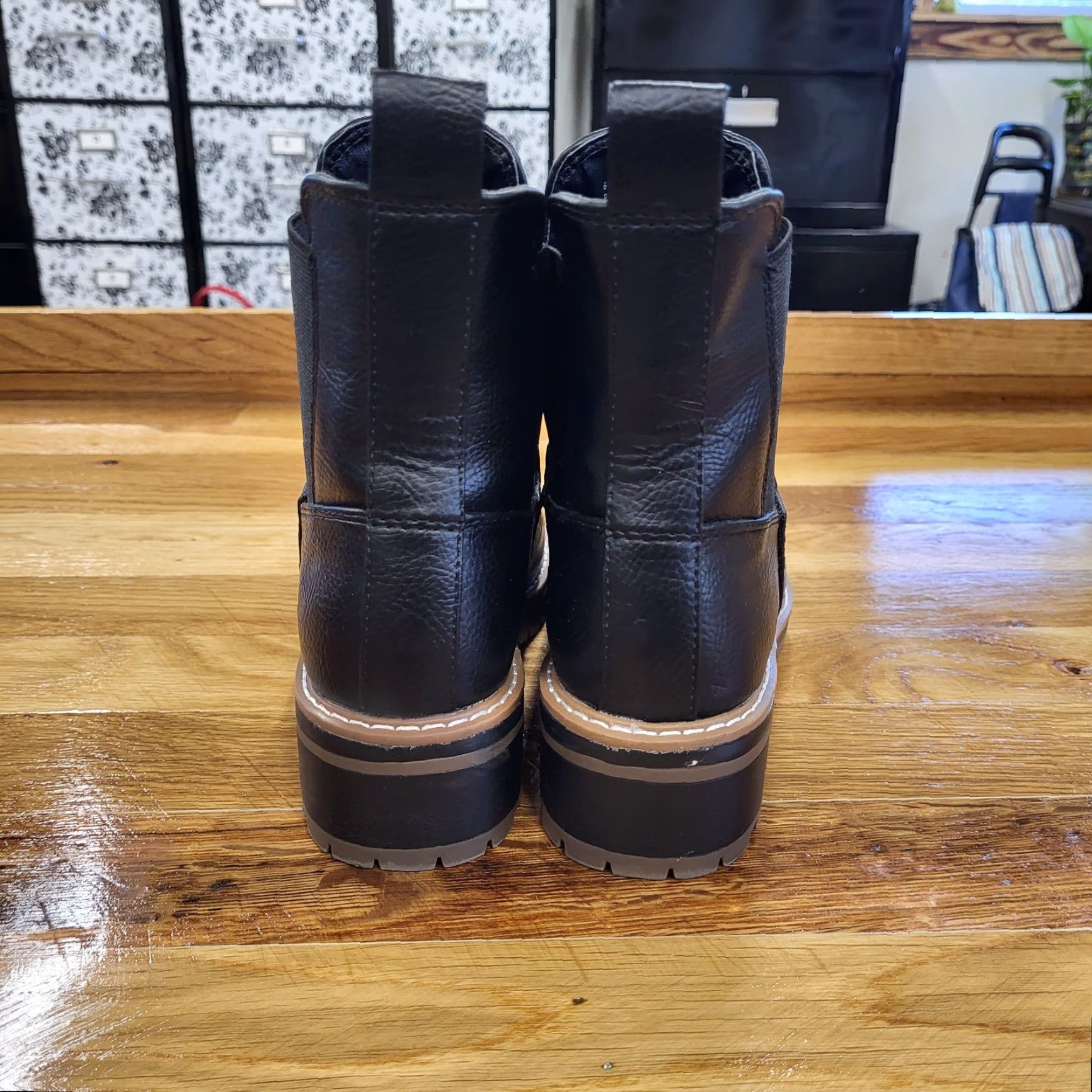 Vintage Kensie Chelsea Boots Women's 6 Black Faux Leather Pull On Low Heel Chelsea Boot 90s Grunge Biker Fashion Mens? No. Size US 6 / IT 36 - 5 Thumbnail