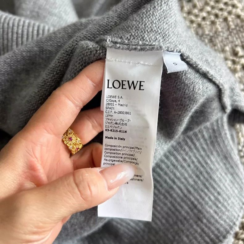 Loewe LOEWE Grey cashmere sweater Size US S / EU 44-46 / 1 - 5 Thumbnail