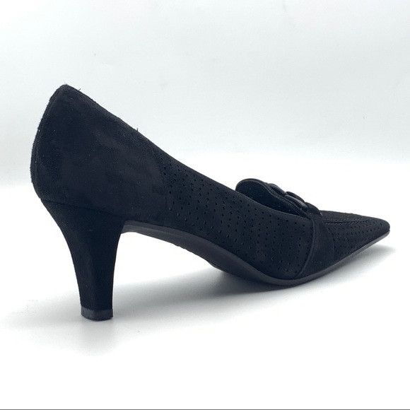 Stuart Weitzman Stuart Weitzman Vintage Perforated Black Suede Pump Size US 9 / IT 39 - 6 Thumbnail