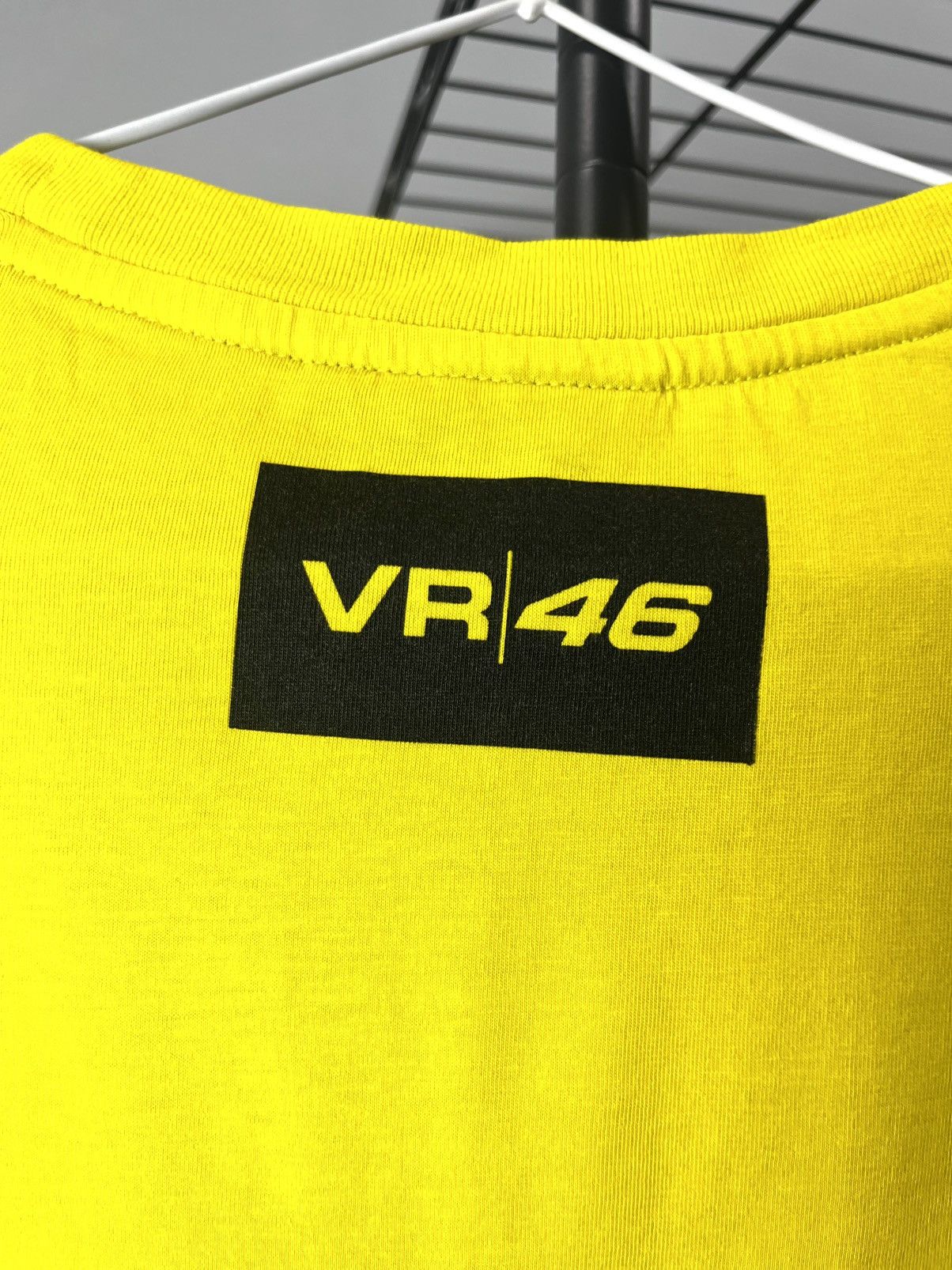 Vintage Valentino Rossi VR46 Moto GP Racing Team T Shirt Size US M / EU 48-50 / 2 - 6 Thumbnail