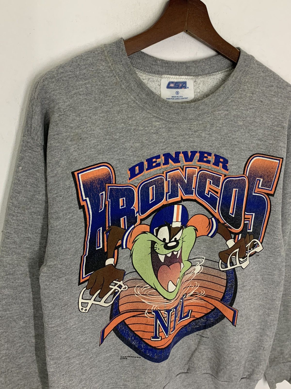 NFL Vintage DENVER BRONCOS Tazmania Warner Bross Size US M / EU 48-50 / 2 - 3 Thumbnail