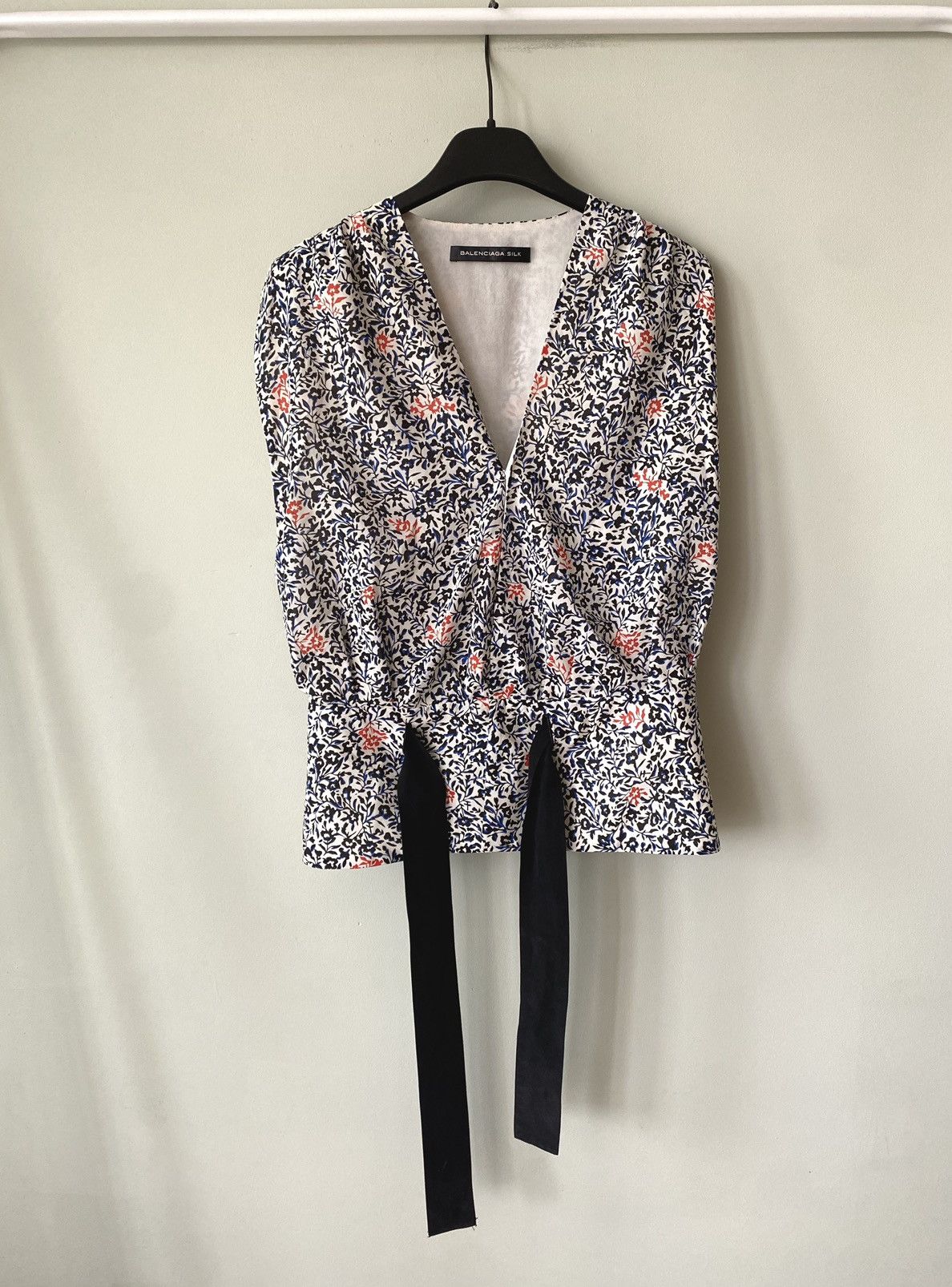Balenciaga Balenciaga Silk 2012 floral silk blouses vest Size S / US 4 / IT 40 - 2 Thumbnail