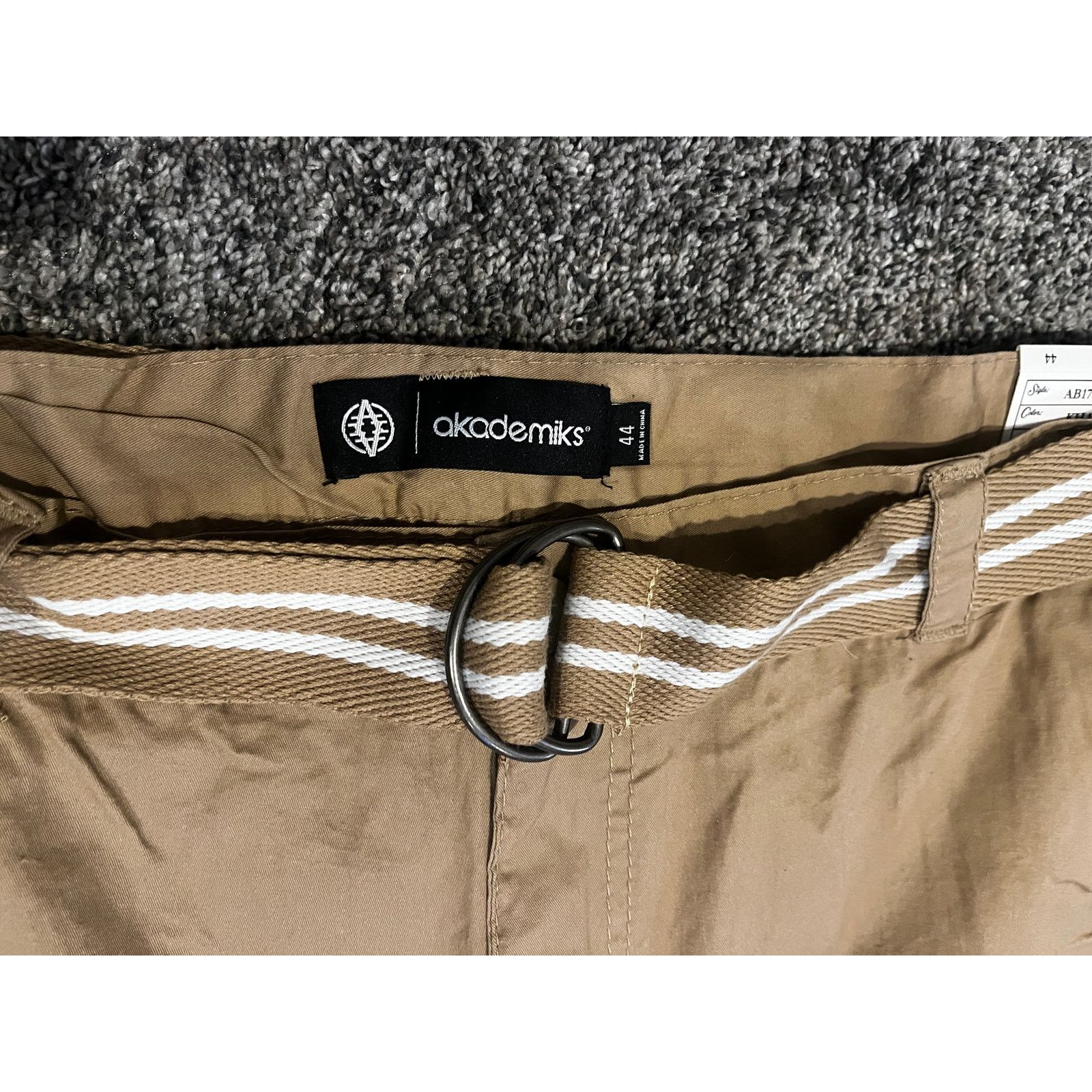 Akademiks NWT Akademiks Cargo Shorts Khaki Men's Size 44 Size US 44 / EU 60 - 3 Thumbnail