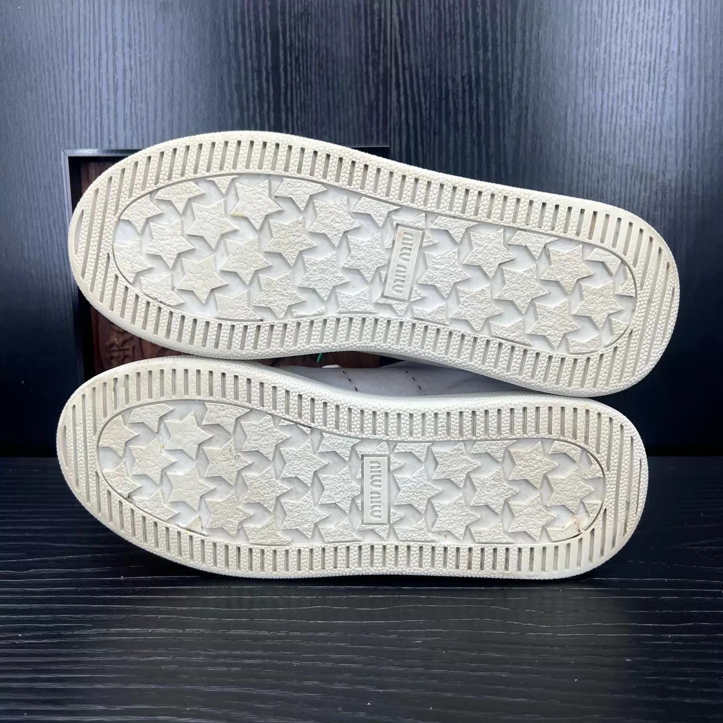 Miu Miu MIU MIU white distressed 39 original box like new Size US 8.5 / IT 38.5 - 6 Thumbnail