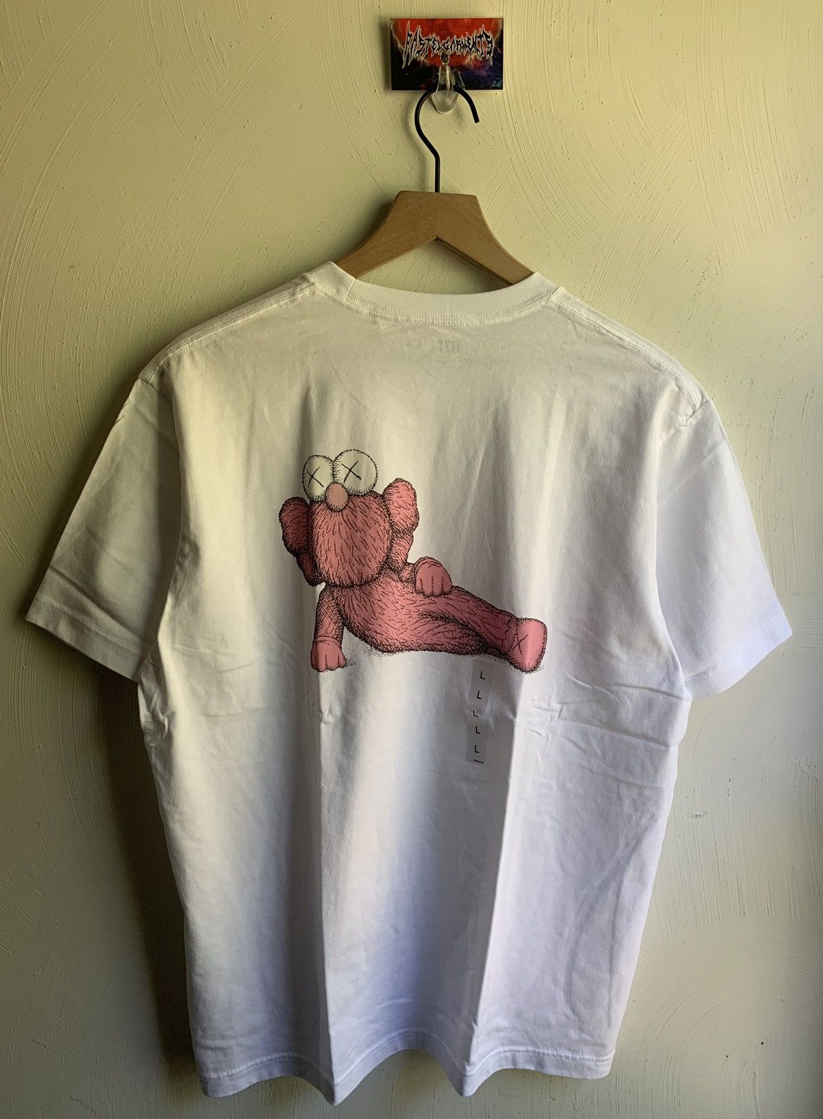 Kaws × Uniqlo Kaws x Uniqlo Time Off Tee White Size US L / EU 52-54 / 3 - 1 Thumbnail