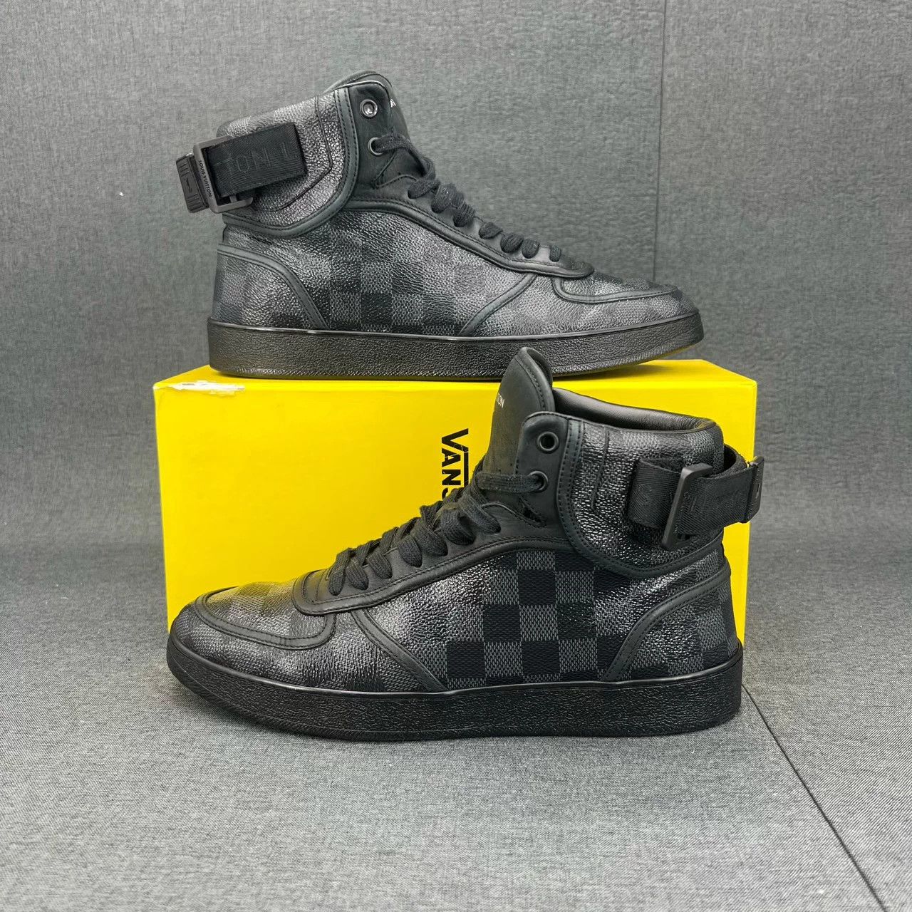 Louis Vuitton LV Rivoli Monogram Eclipse Black Grey 7 Original Box Size US 7 / EU 40 - 3 Thumbnail