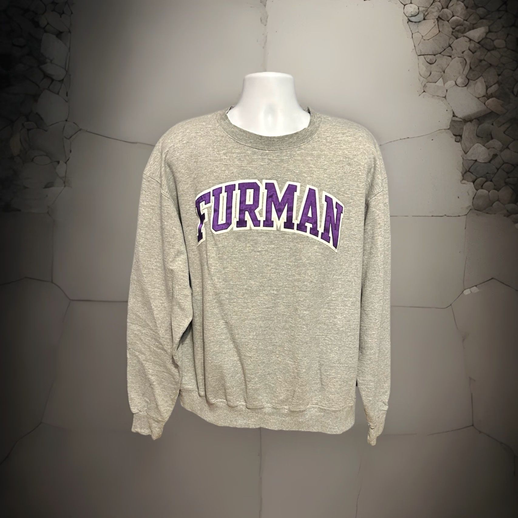 Champion VINTAGE Champion Furman University Sweatshirt Pullover Adult XL Gray Purple Logo Crew Neck Long Sleeve Solid Men Size US XL / EU 56 / 4 - 5 Thumbnail