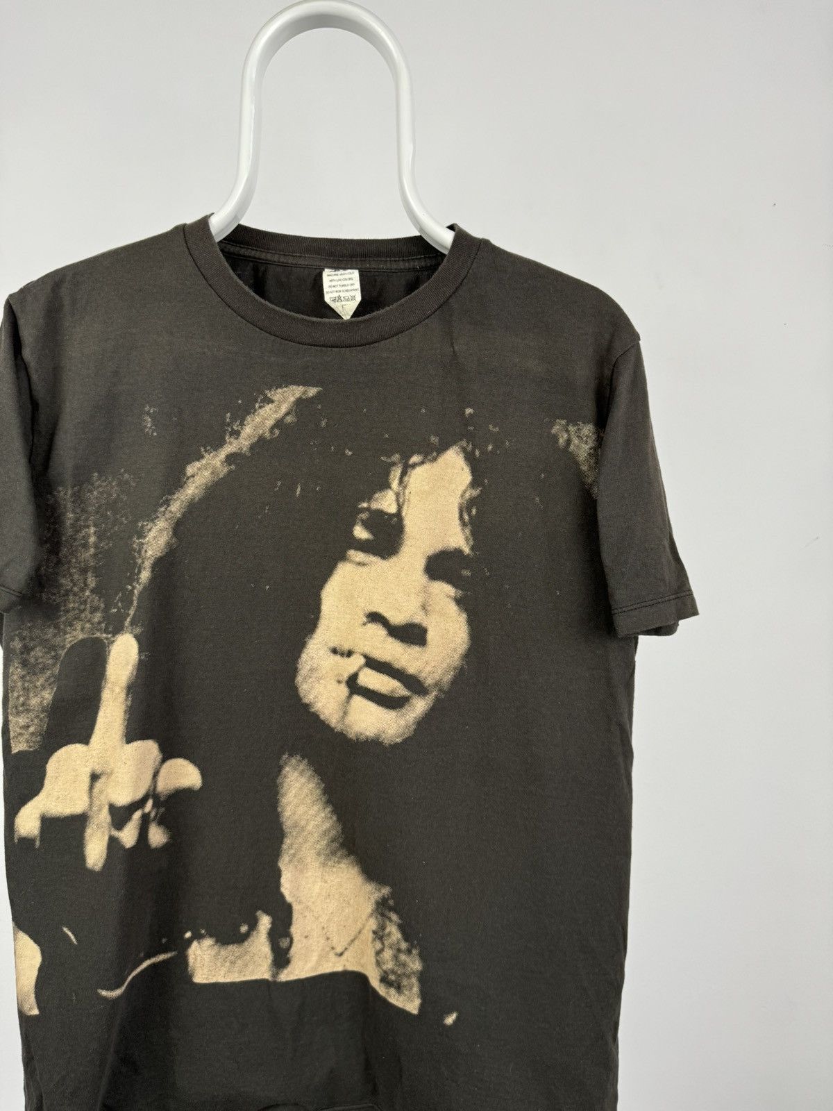 Vintage Vintage Slash Guns N Roses Big Logo Band Tee Shirt Size US M / EU 48-50 / 2 - 2 Thumbnail