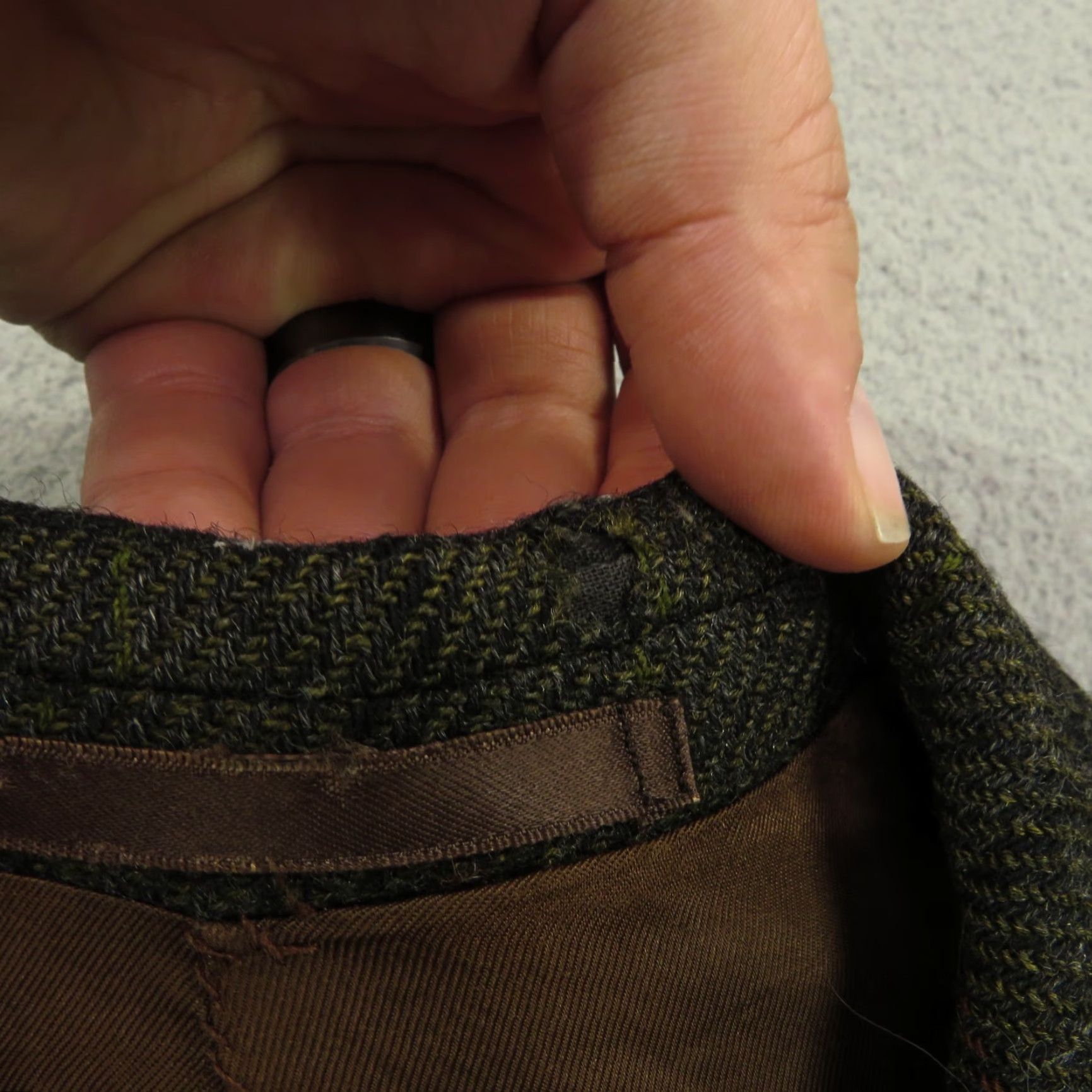 Olive VINTAGE Roberts of Selkirk Sport Coat 44R Olive Green Wool Plaid Scottish Tweed Blazer Mens Jacket Cardigan? Size 44R - 6 Thumbnail