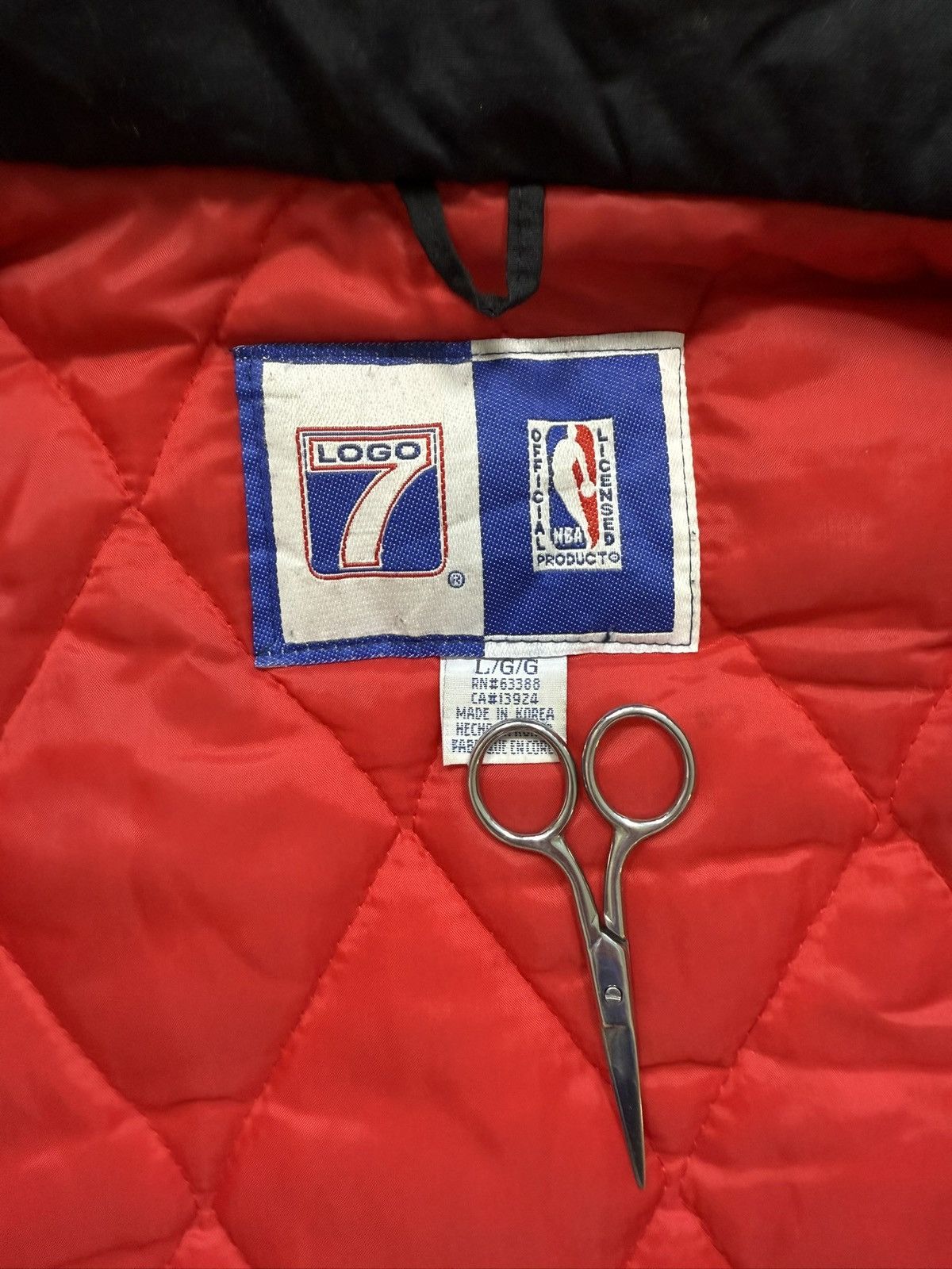 Logo 7 Vintage Chicago Bulls Puffer Jacket Logo 7 Size US L / EU 52-54 / 3 - 3 Thumbnail