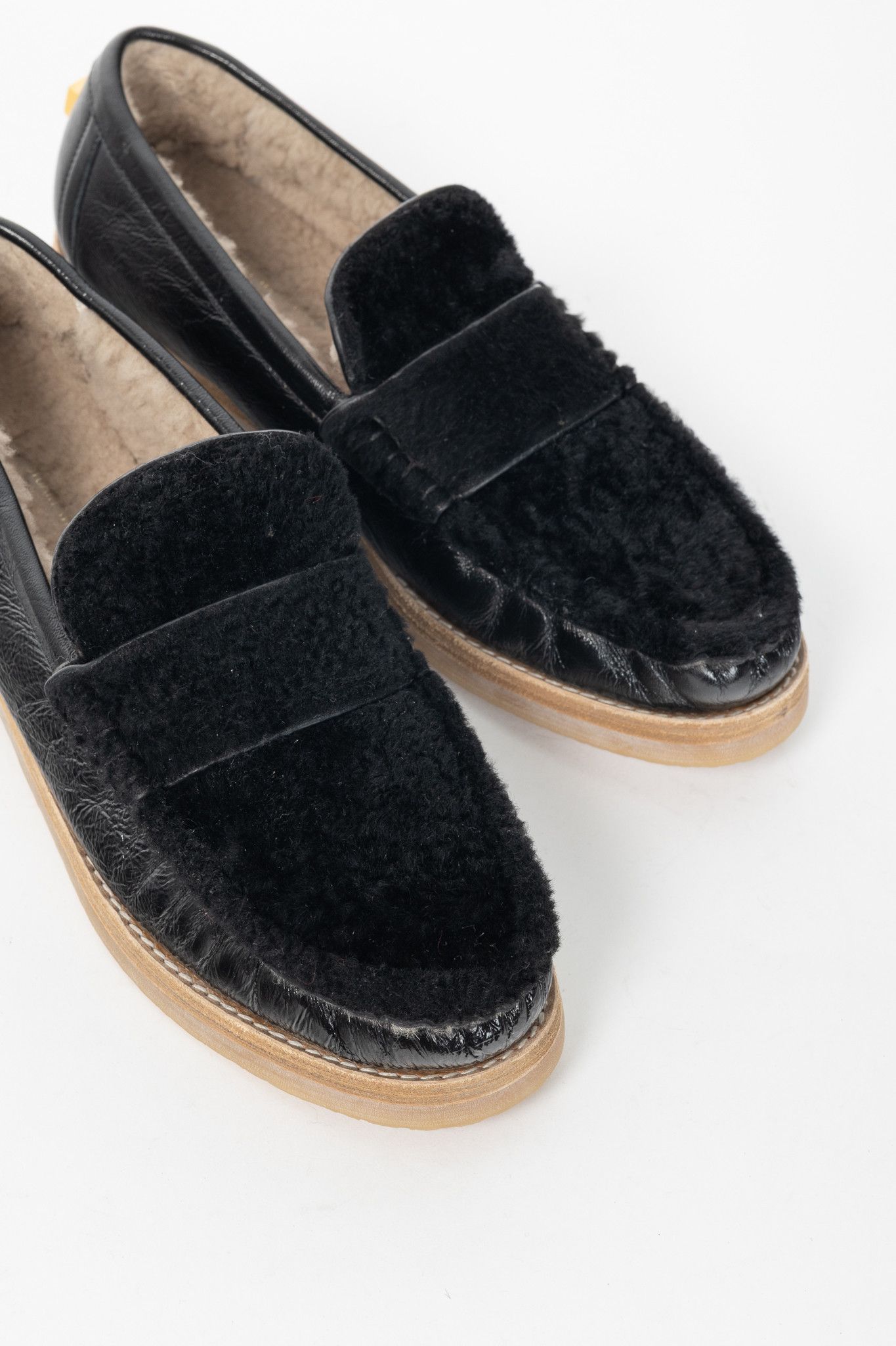 Stuart Weitzman Stuart Weitzman Bromley Black Sheepskin Loafers Size US 8.5 / IT 38.5 - 6 Thumbnail