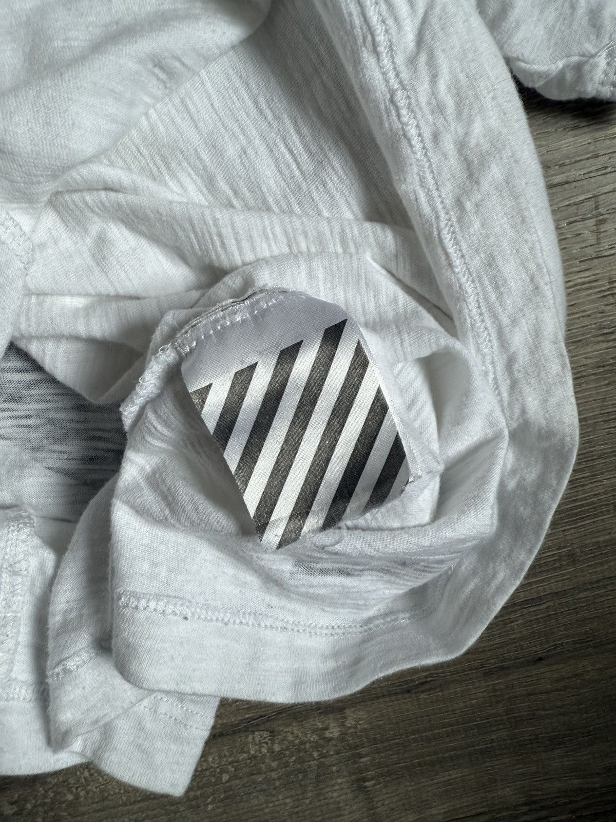 Off-White Off White Diagonal Strip Tshirt Size US S / EU 44-46 / 1 - 10 Thumbnail