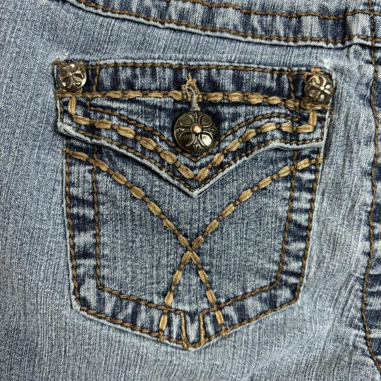 Vintage Vintage Y2K blue silver cross buttons denim capri shorts Size 28" / US 6 / IT 42 - 7 Thumbnail