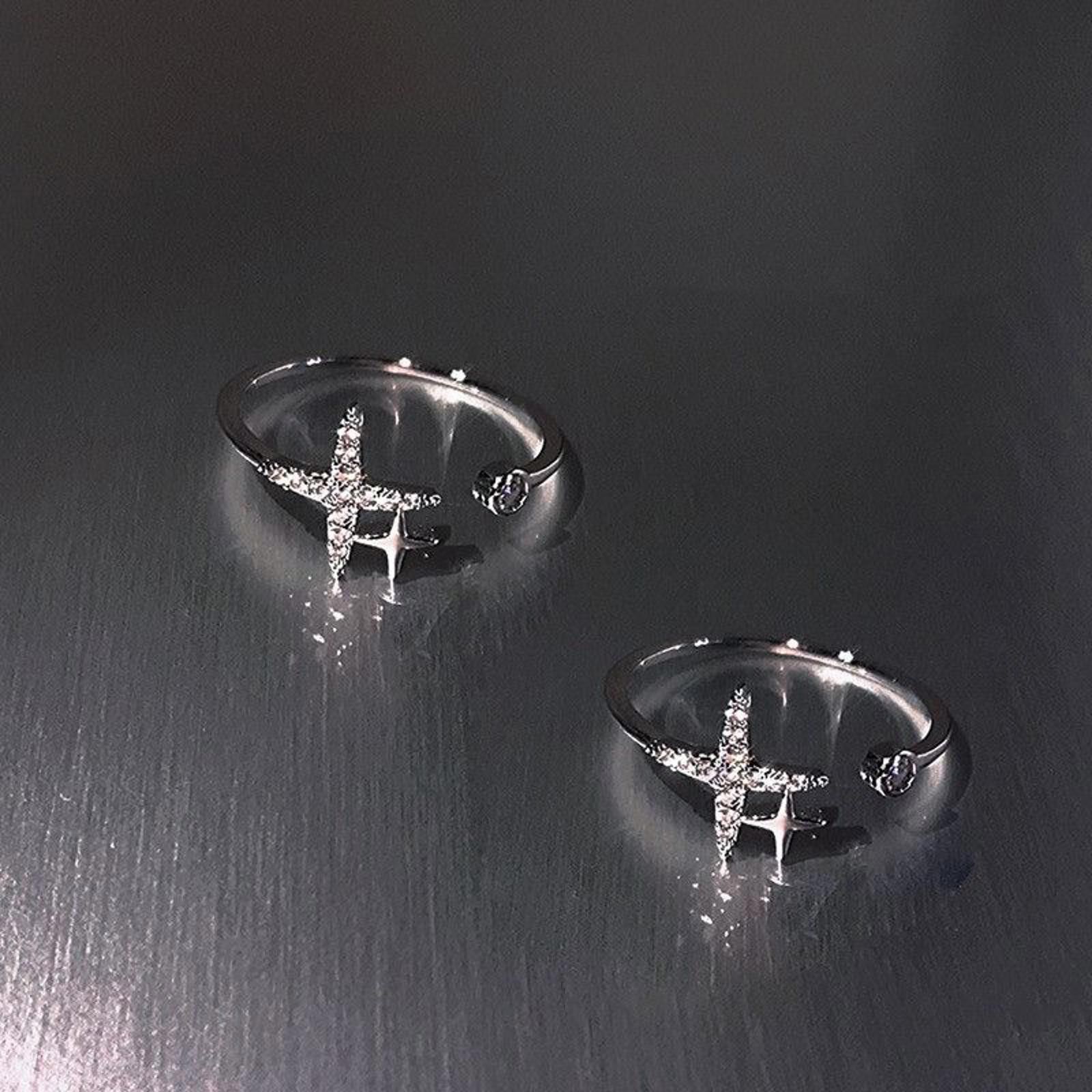 Jewelry Silver Rhinestones STAR Ring Size ONE SIZE - 1 Thumbnail