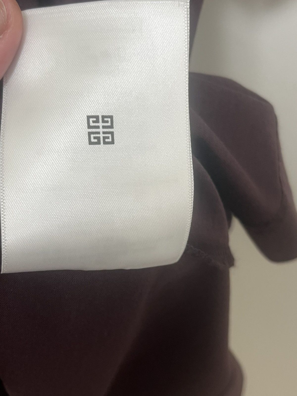 Givenchy Givenchy Burgundy T- Shirt Sz L Size US L / EU 52-54 / 3 - 9 Thumbnail