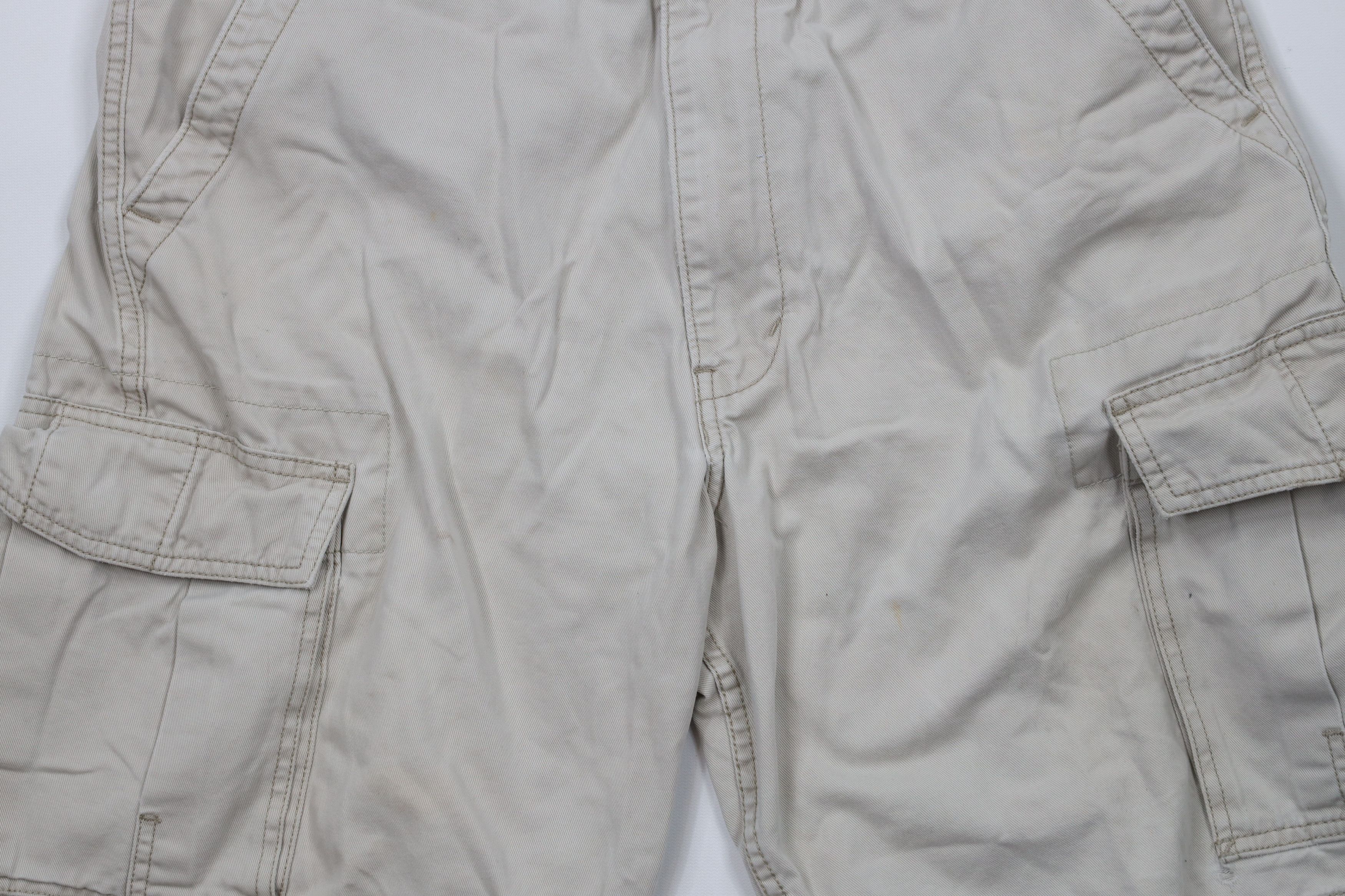 Levi's × Vintage Vintage Y2K Levis 2003 Baggy Cargo Shorts Beige Cotton Size US 34 / EU 50 - 3 Thumbnail