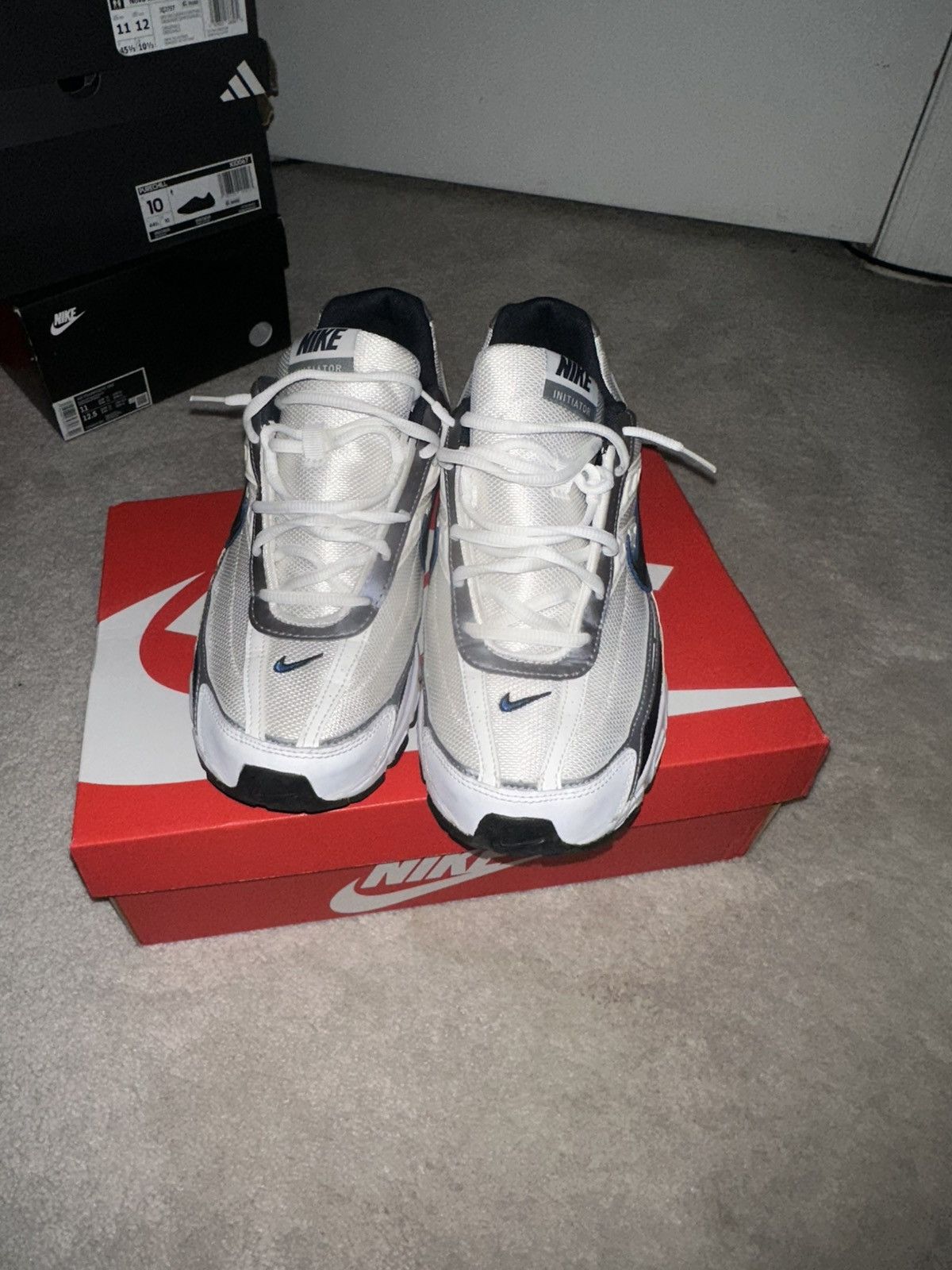 Nike Nike Initiator White/Navy – Size 10.5 Size US 10.5 / EU 43-44 - 4 Thumbnail
