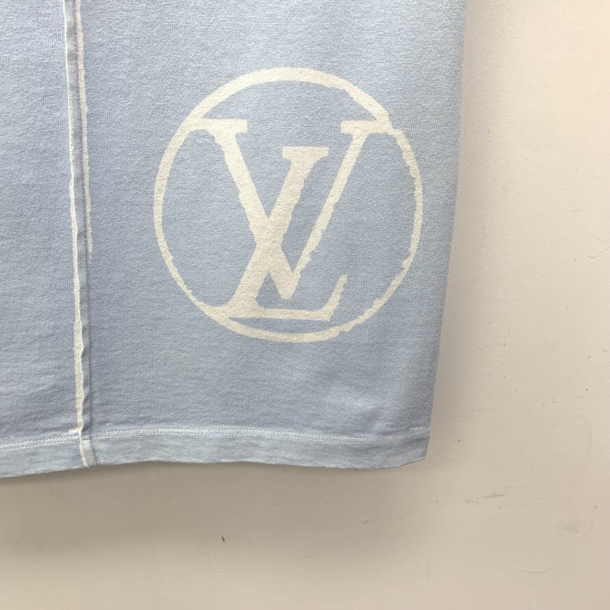 Louis Vuitton Louis Vuitton 23 Light Blue Logo Print Chain Cotton T-Shirt Size S / US 4 / IT 40 - 4 Thumbnail