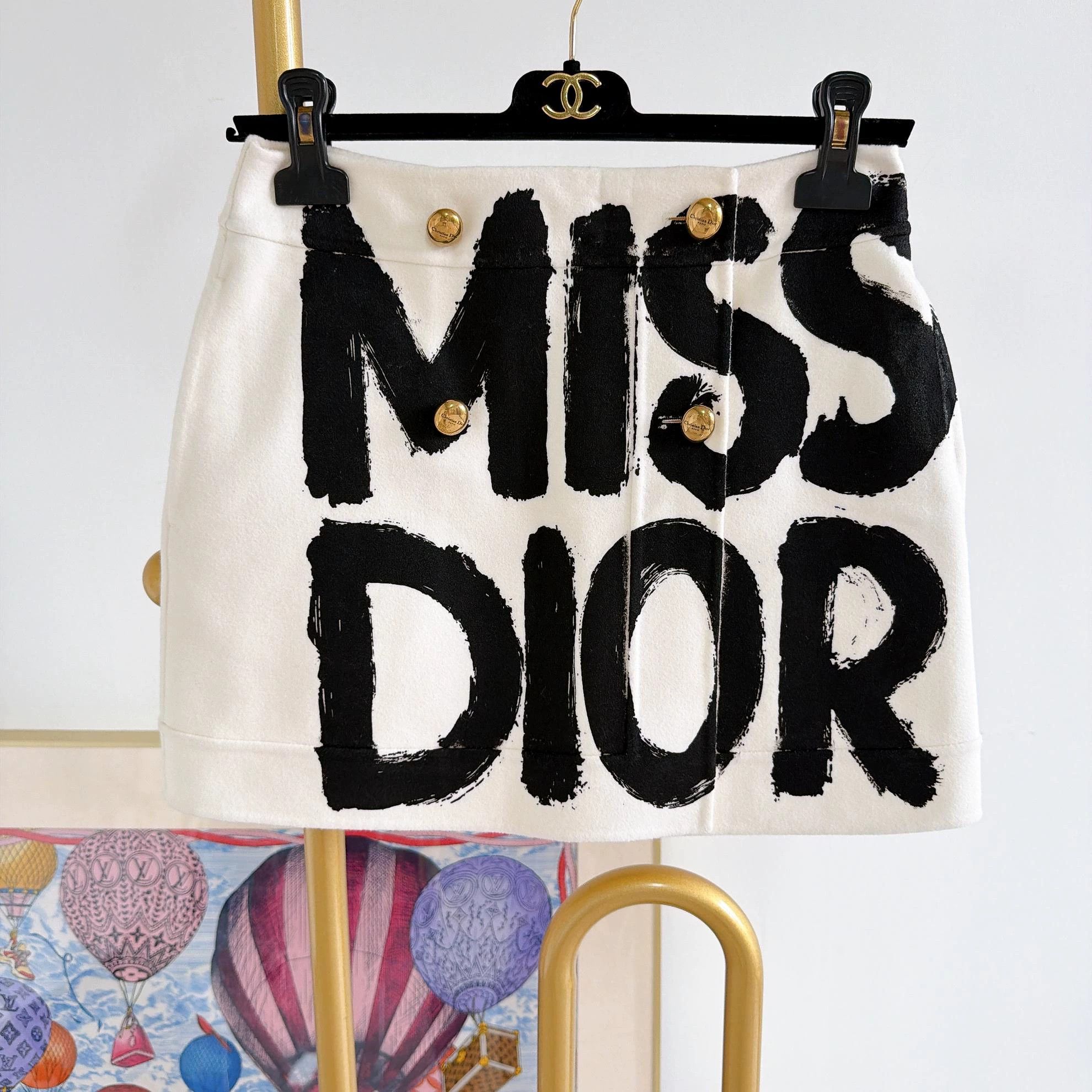 Christian Dior Monsieur CHRISTIAN DIOR white wool mini skirt F34 Size 25" / US 0 / IT 36 - 1 Thumbnail