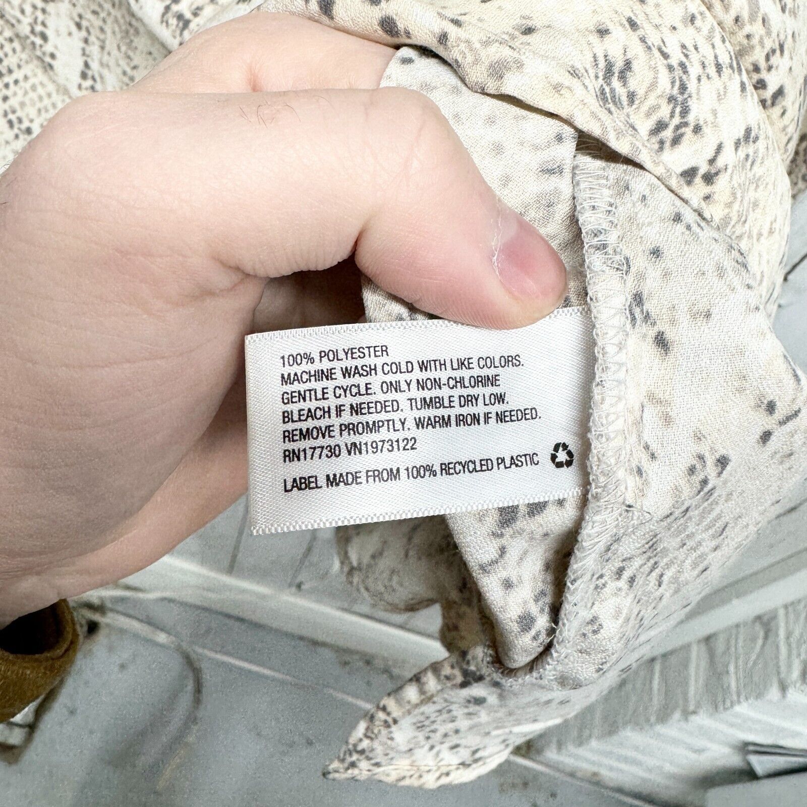 Other Ava & Viv Blouse 4X Snakeskin Wide Neck Deep VNeck Polyester Size 4XL / US 24-26 - 3 Thumbnail