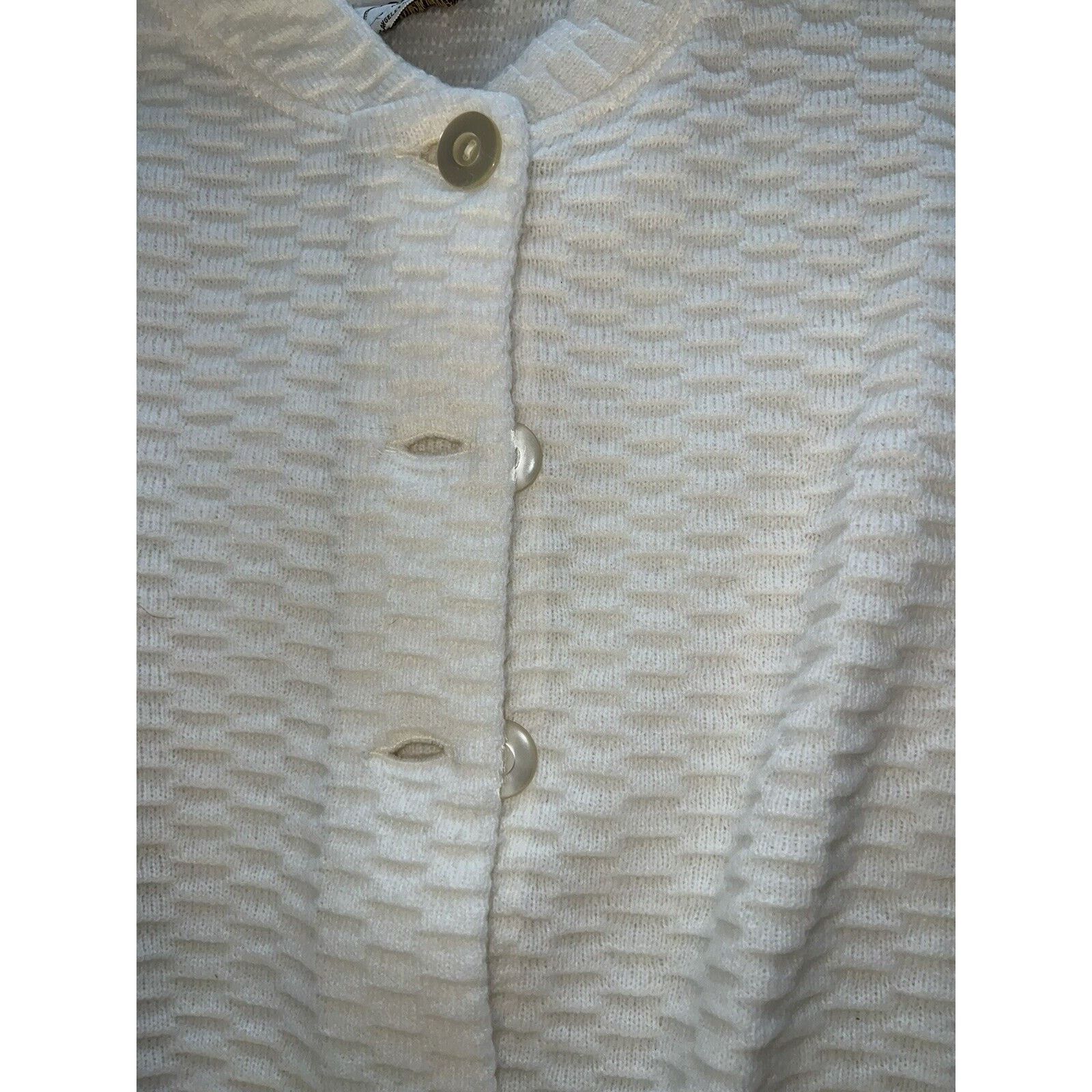 The Unbranded Brand Vintage Ades Of California Button Shawl Women Crochet Tassel Size ONE SIZE - 4 Thumbnail