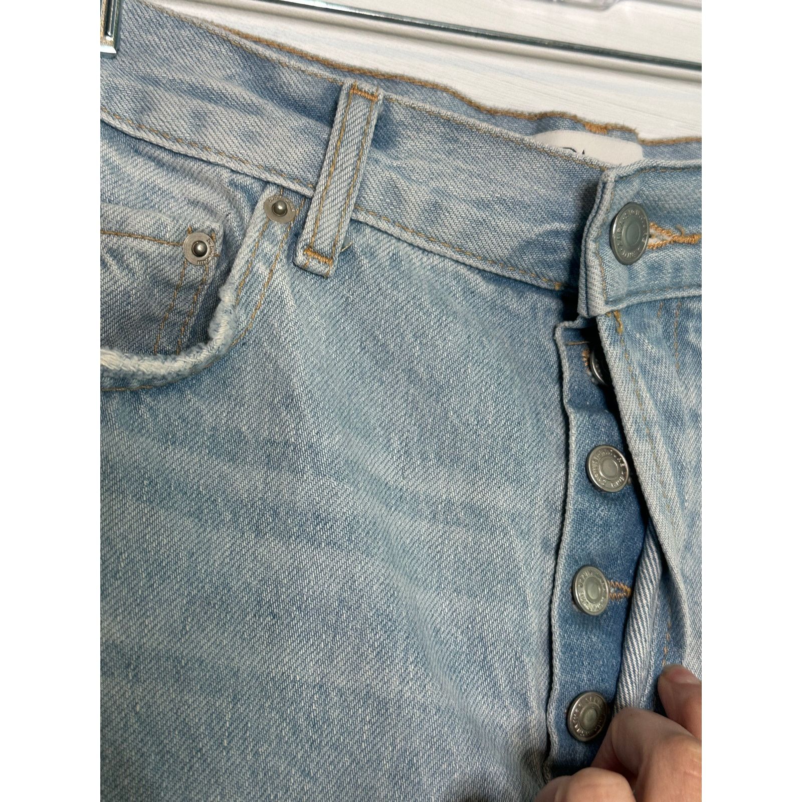 Zara Zara light wash high waist ripped jeans size 6 Size 28" / US 6 / IT 42 - 7 Thumbnail