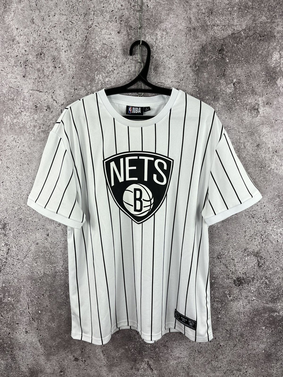 NBA × Vintage NBA Nets Brooklyn New York T-Shirt Big Logo Size L Size US L / EU 52-54 / 3 - 1 Thumbnail