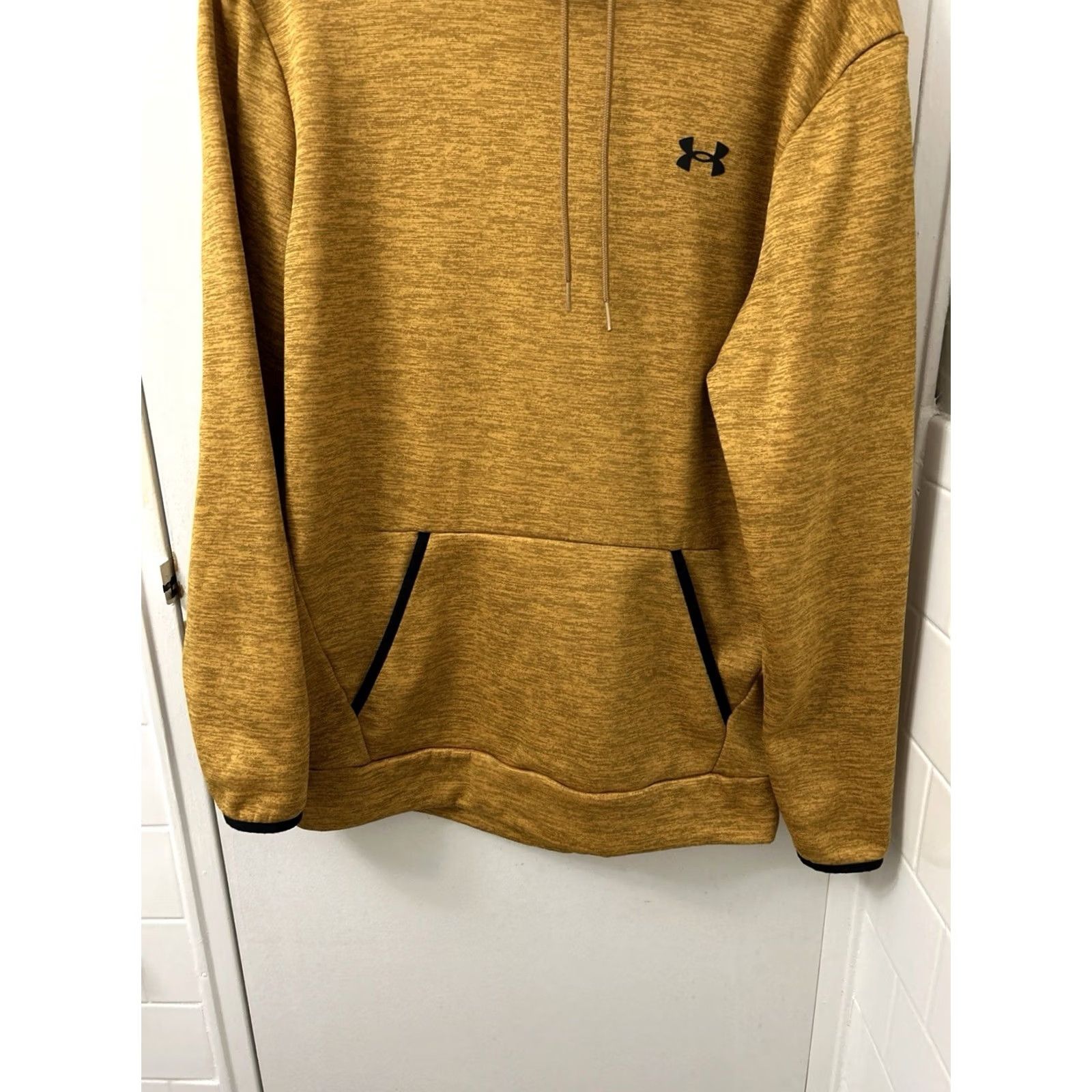 Under Armour Under Armour Sweatshirt Mens Medium Tall Yellow Gold Fleece Lined Hooded Moisture Wicking Kangaroo Pocket Logo Pullover Size US M / EU 48-50 / 2 - 3 Thumbnail