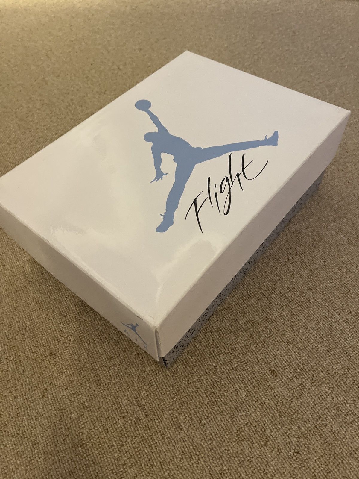 Jordan Brand Air Jordan 4 Retro University Blue OG Box Size 9.5 Used Size US 9.5 / EU 42-43 - 7 Thumbnail