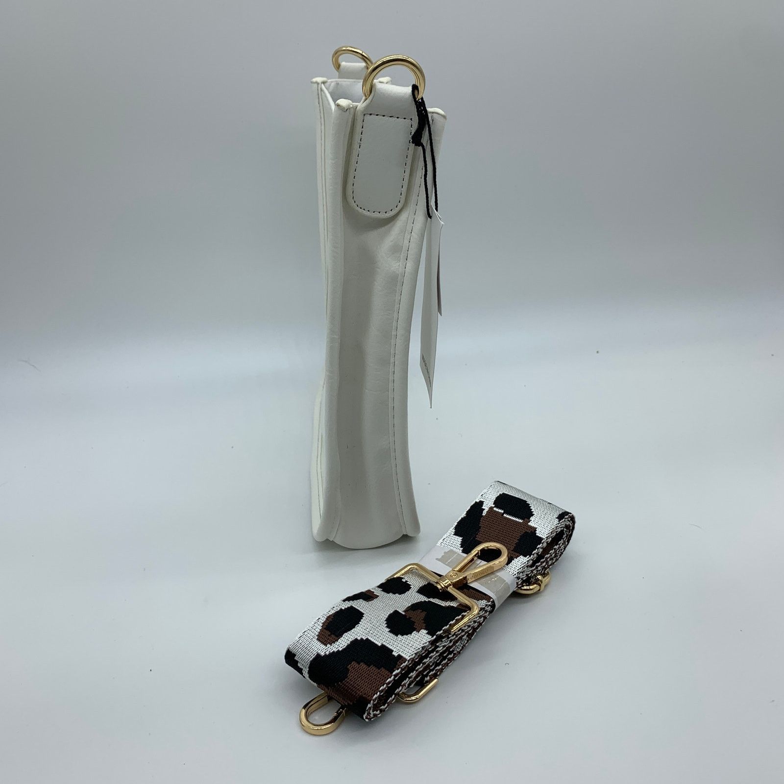 Other AHDORNED Medium White Faux Leather Crossbody Purse Size ONE SIZE - 6 Thumbnail