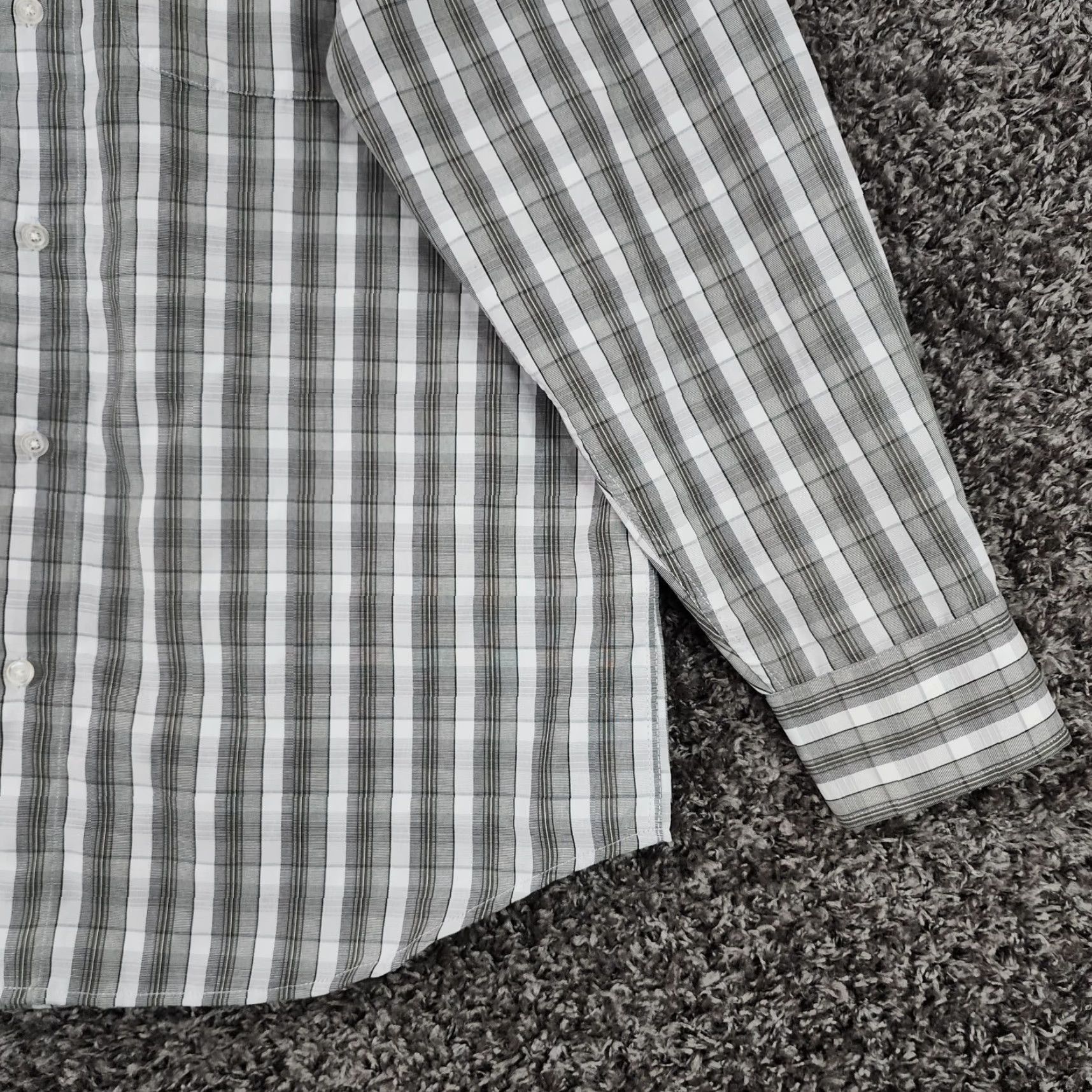Vintage VINTAGE? No, it's not vintage. R&R Casual Mens Button-Up Shirt Plaid Gray Long Sleeve Size M Adult Medium Gray Plaid Casual Shirt Mens Size US M / EU 48-50 / 2 - 2 Thumbnail