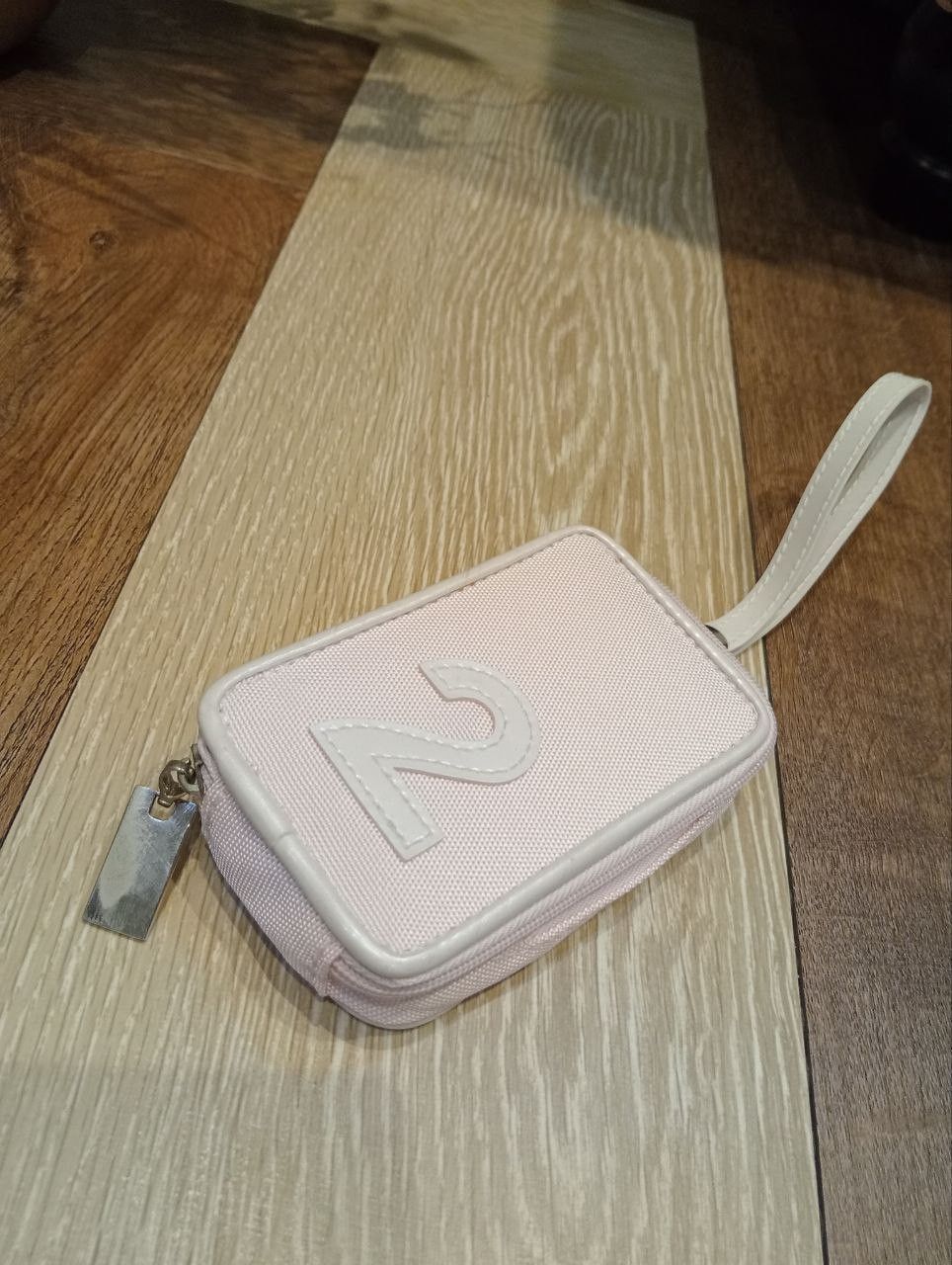 Dior DIOR BEAUTY WRISTLET NOVELTY POUCH 2004 ADDICT COLLECTION Size ONE SIZE - 4 Thumbnail