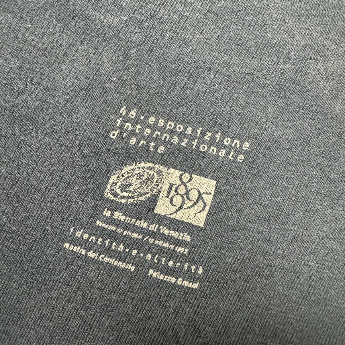 Vintage Vintage Art La Biennale di Venezia 1895-1995 Centenario Tee Size US L / EU 52-54 / 3 - 11 Thumbnail