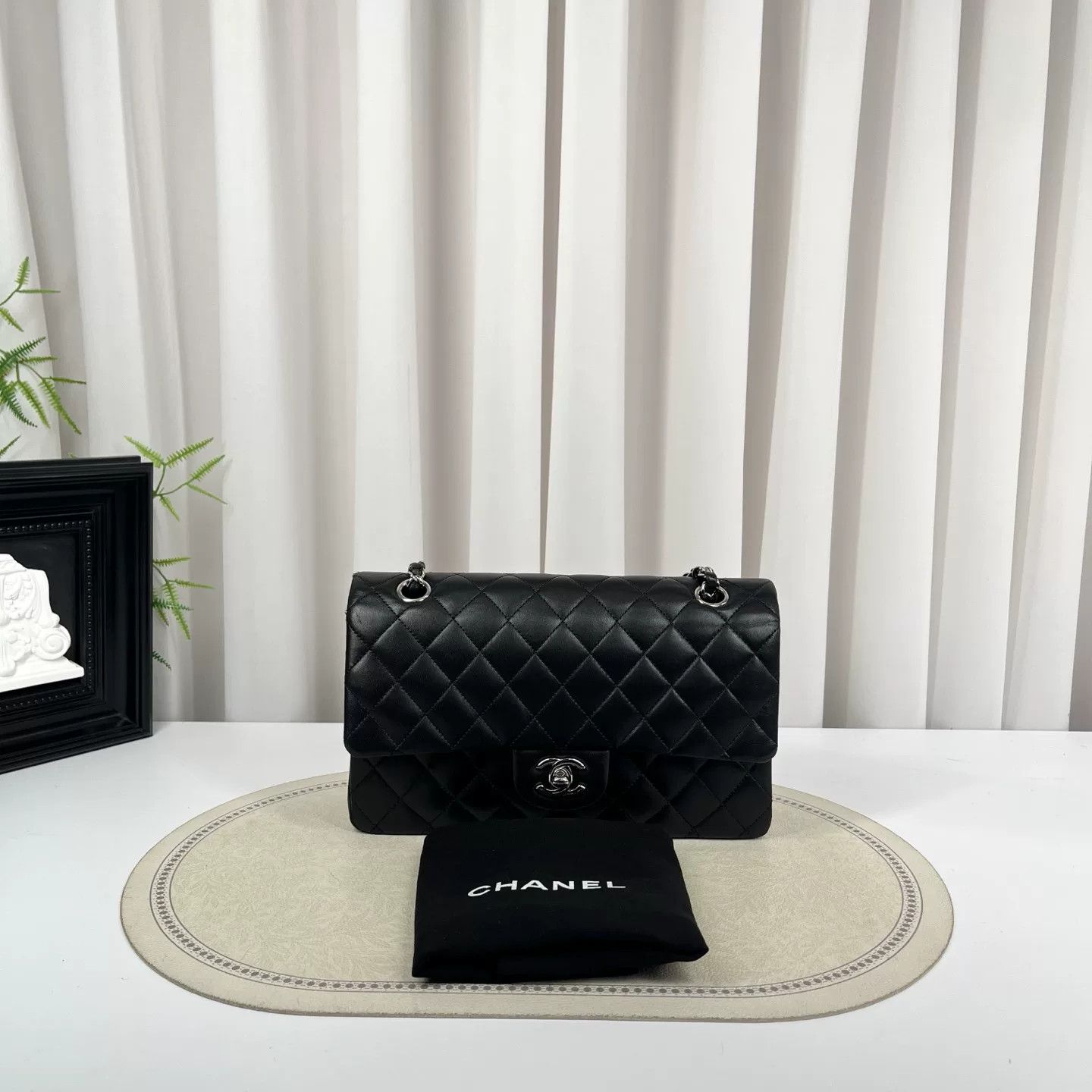 Chanel Pre-loved Bag Very good condition Size ONE SIZE - 1 Thumbnail