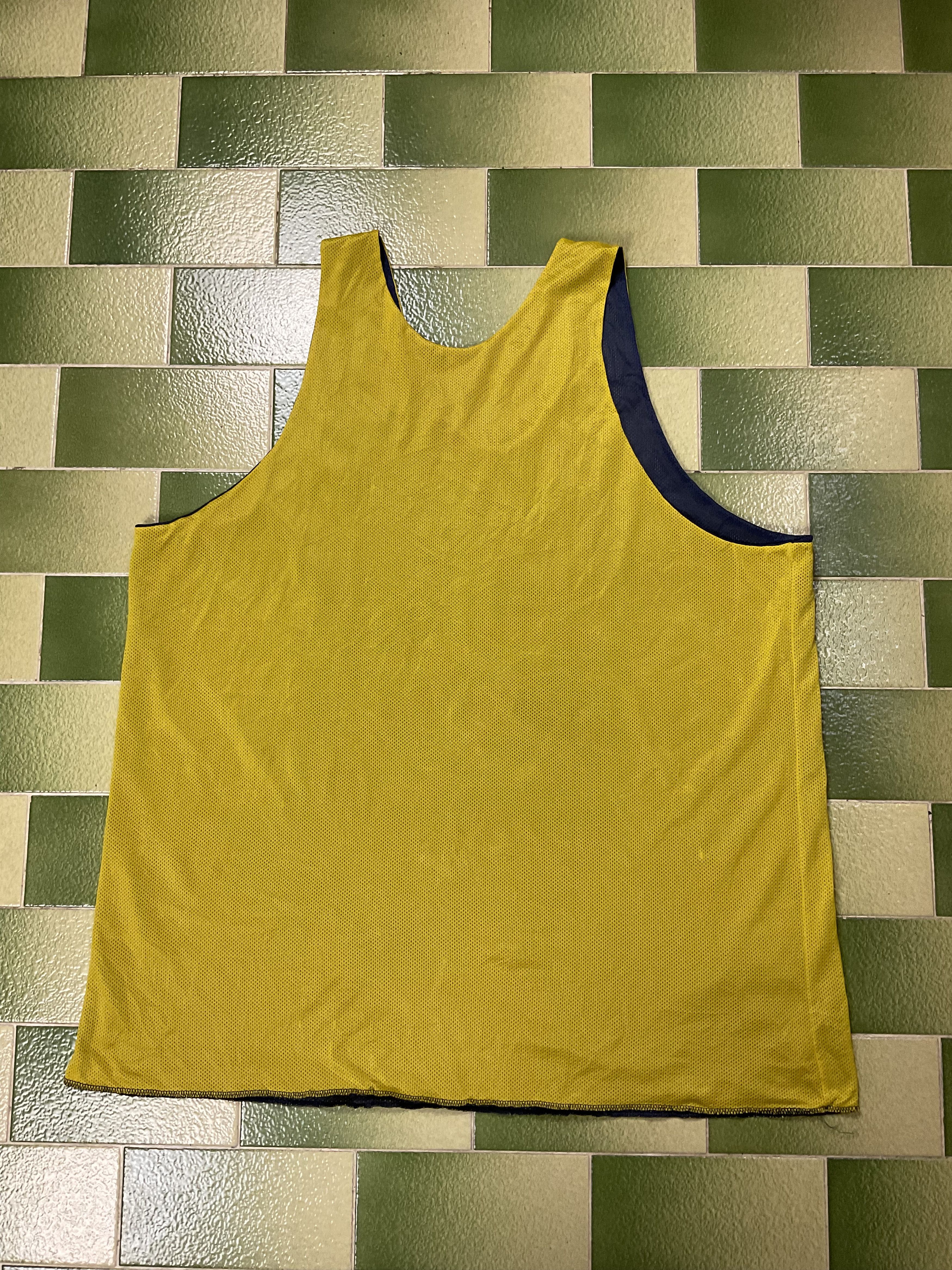 NBA Vintage 90s Reversible Wolverines Basketball Practice Jersey Size US XL / EU 56 / 4 - 4 Thumbnail