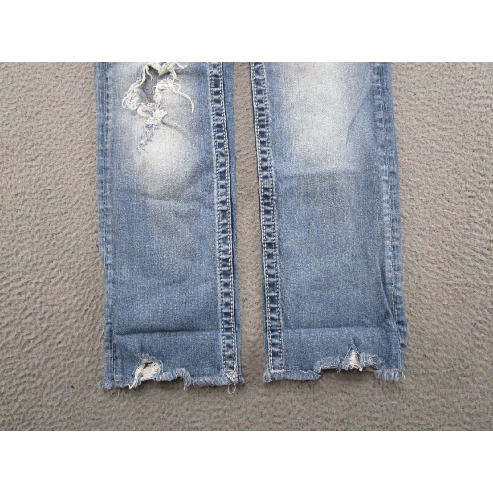 Miss Me Miss Me Signature Crop Distressed Blue Jeans Womens Size 29 Embroidered Stretch Size 29" - 2 Thumbnail