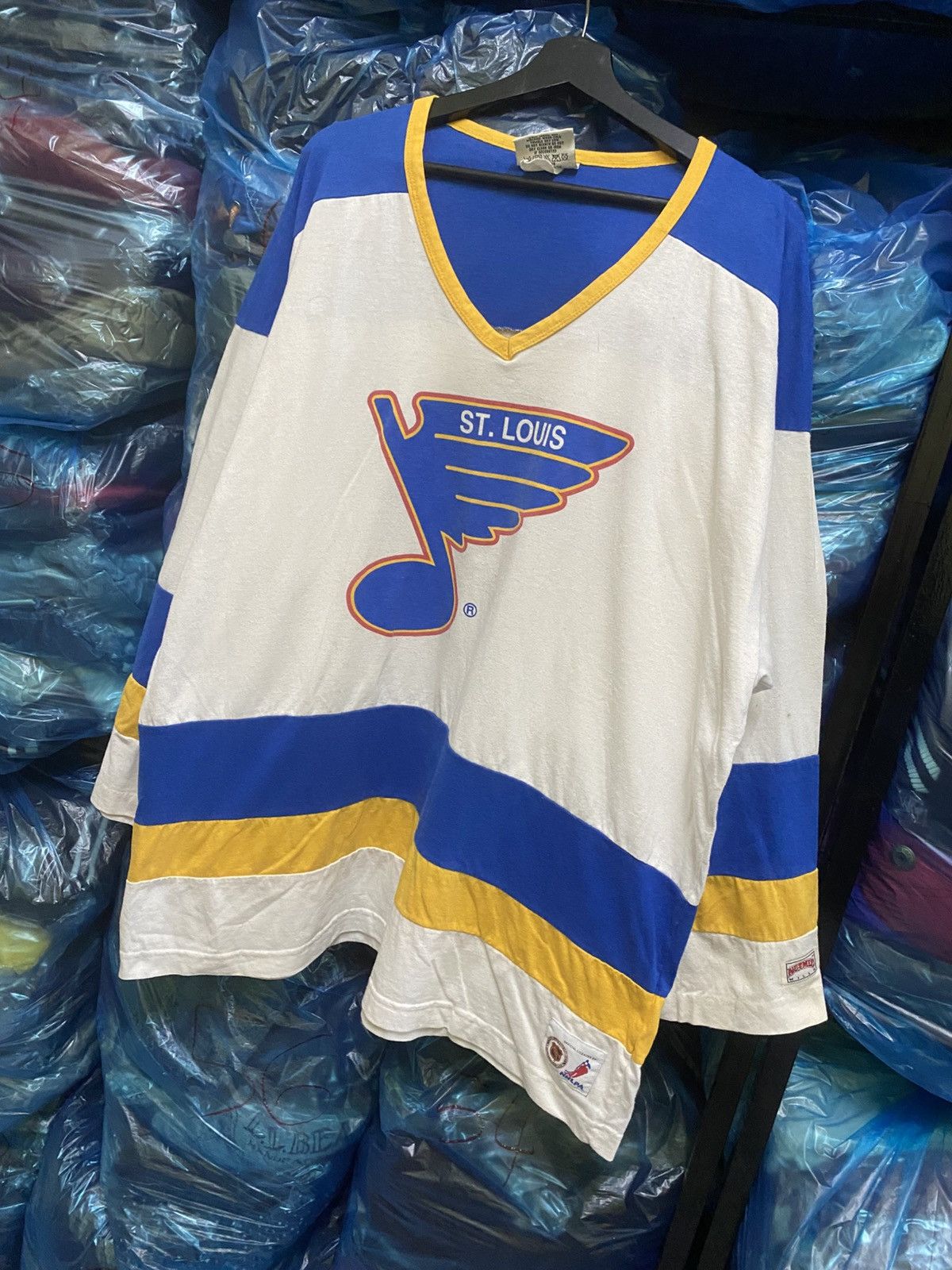NHL × Nutmeg Vintage Nutmeg Mills St. Louis Blues Brett Hull Jersey Tee Size US XL / EU 56 / 4 - 4 Thumbnail