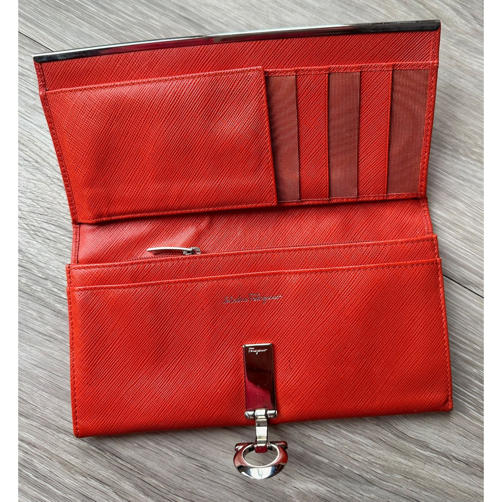 Salvatore Ferragamo Salvatore Ferragamo Pamplona Pebble Red Leather Long Wallet Size ONE SIZE - 7 Thumbnail