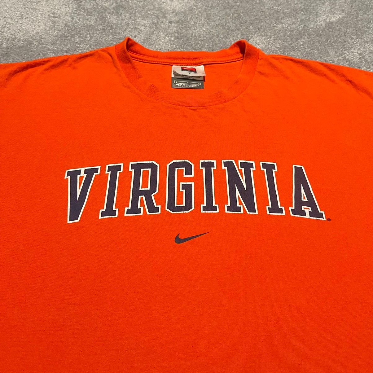 Nike Vintage Nike UVA Virginia Cavaliers Center Swoosh Logo Tee Size US L / EU 52-54 / 3 - 1 Preview