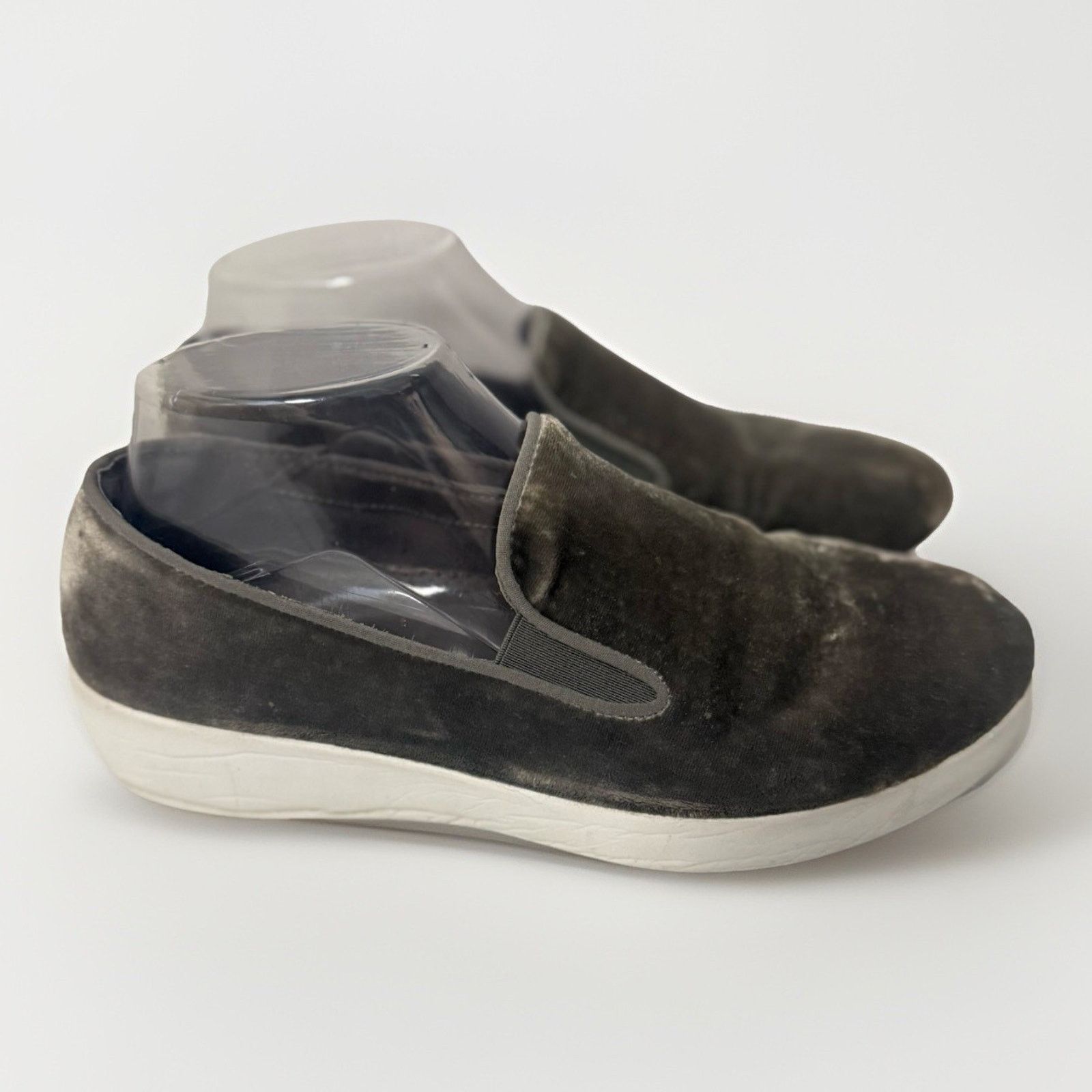 Other FitFlop Superskate Velvet Slip on Sneaker Flat Comfort Shoes Size US 7 / IT 37 - 1 Thumbnail