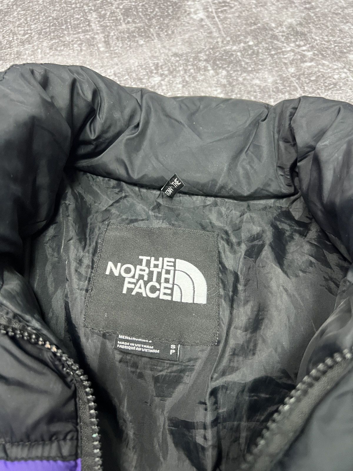 The North Face The North Face Puffer Jacket 700 Nuptse Black Purple Size US S / EU 44-46 / 1 - 7 Thumbnail