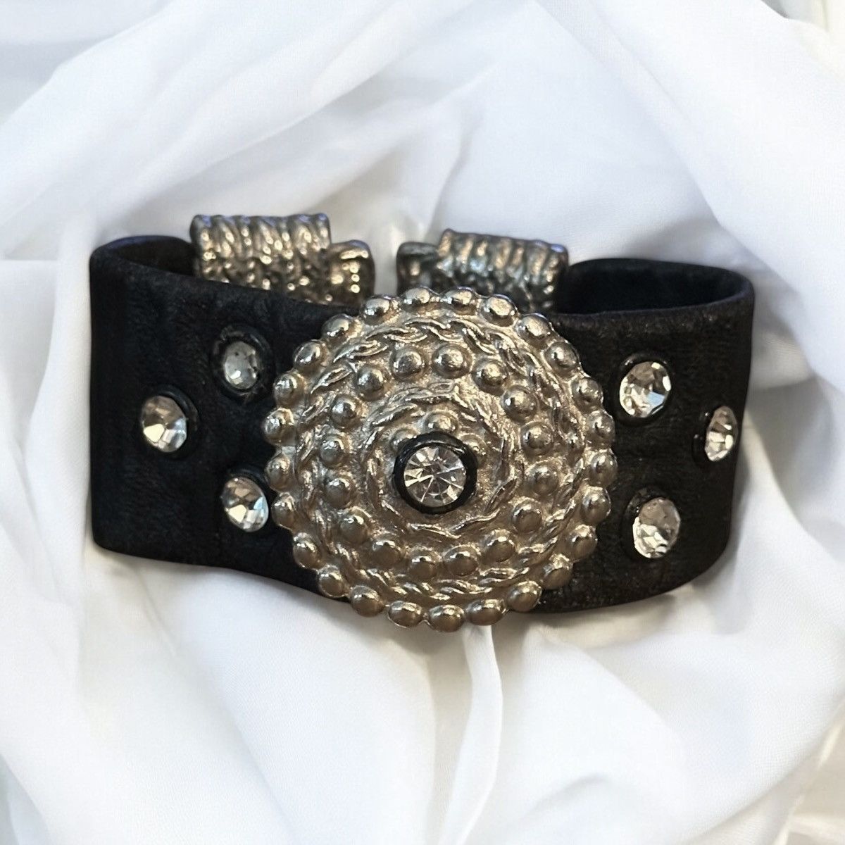 Other Wide leather medallion rhinestone bracelet Size ONE SIZE - 1 Thumbnail