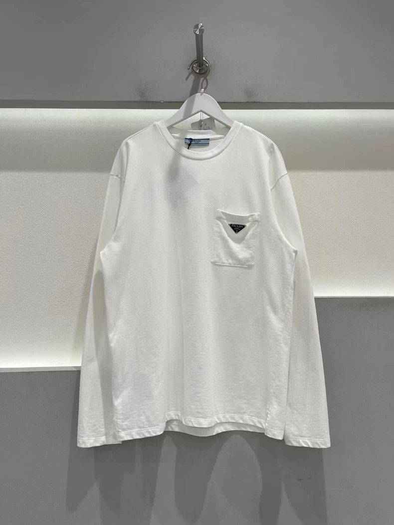 Prada Prada Iron triangle long sleeves 2501-Nextarrow Size US S / EU 44-46 / 1 - 1 Thumbnail