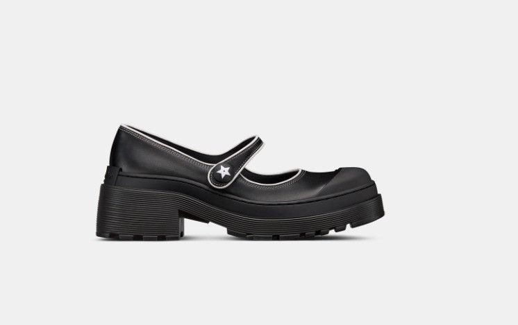 o1w1db10224 D-Doll Pump in Black