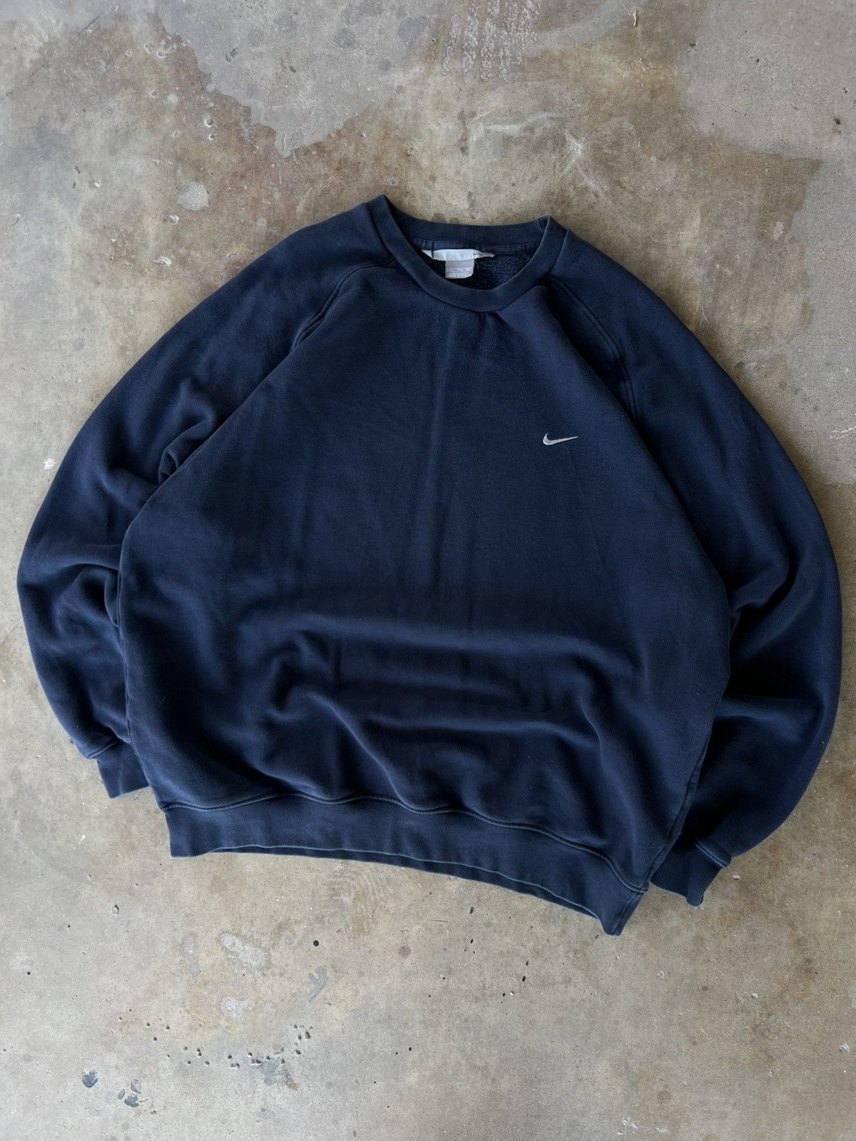 Nike Vintage Nike Silver Bar Navy Essential Swoosh Sweatshirt Size US XL / EU 56 / 4 - 2 Thumbnail