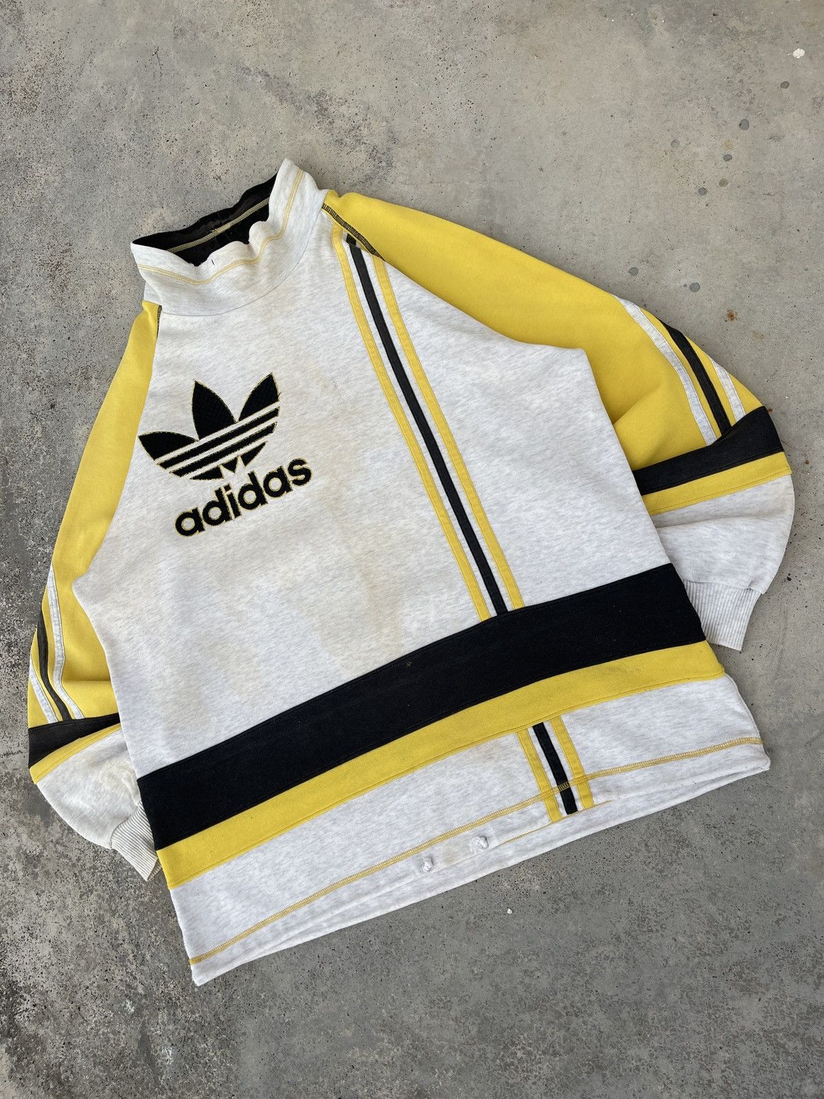 Adidas × Vintage Vintage 90s Adidas Trefoil Big Logo Sweatshirt Size US L / EU 52-54 / 3 - 2 Thumbnail