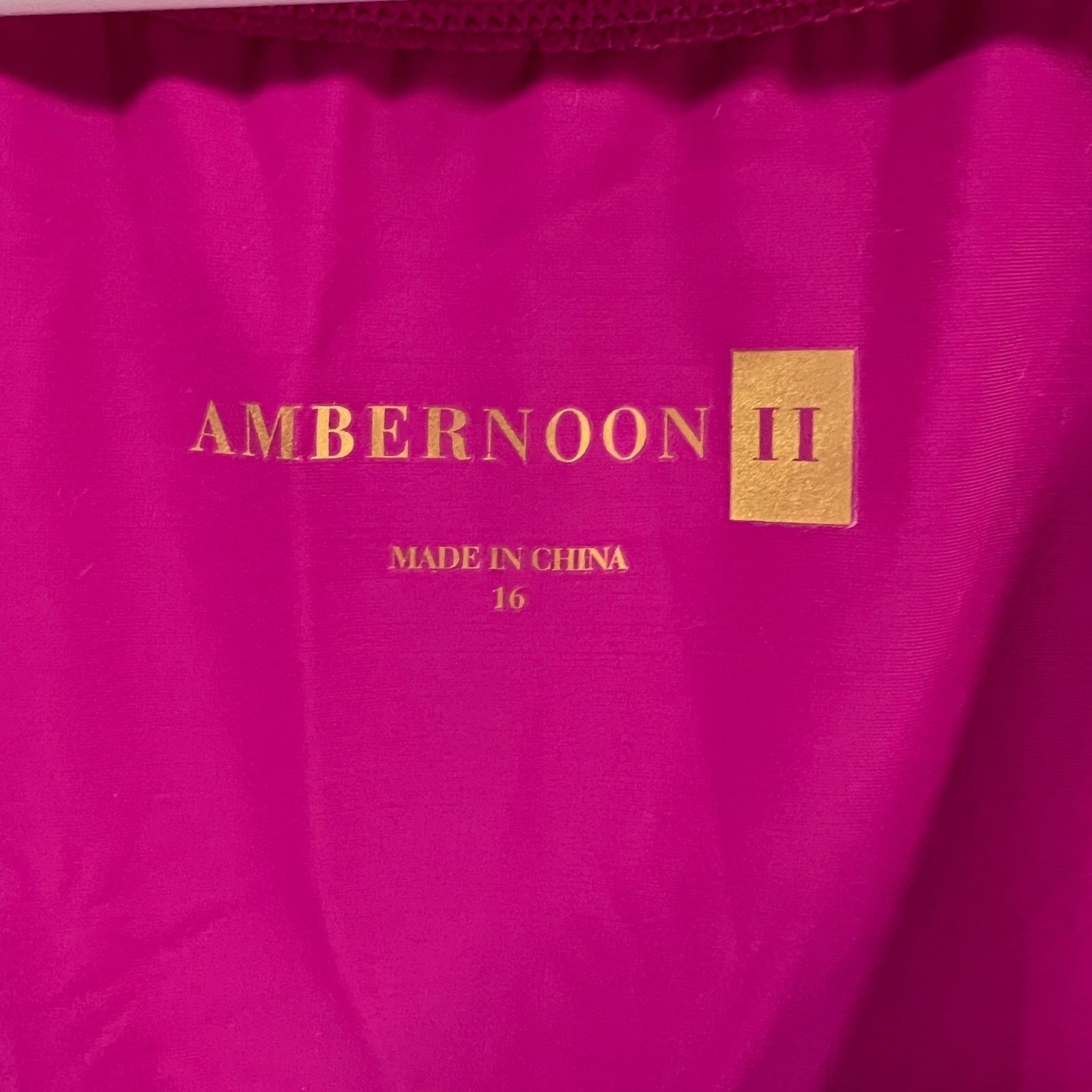 Other AmberNoon II by Dr. Erum Ilyas UPF 50 One-Piece Berry Size XXL / US 16-18 / IT 52-54 - 7 Thumbnail