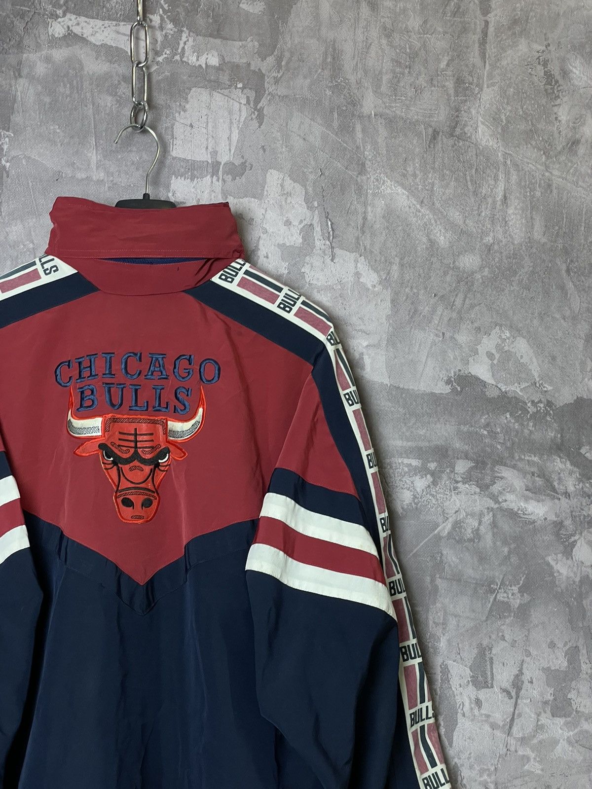 NBA × Vintage Vintage Chicago Bulls NBA Jacket like Lakers Hornets Bills Size US L / EU 52-54 / 3 - 4 Thumbnail
