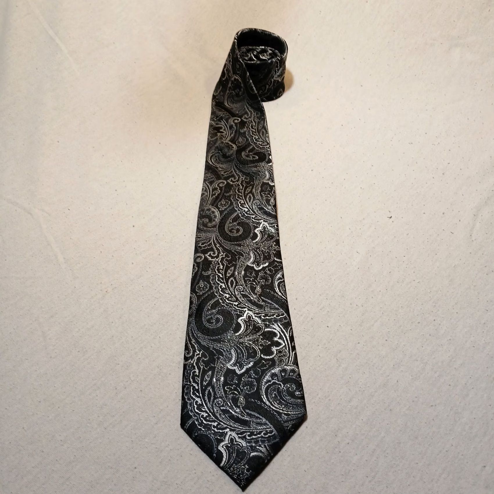 Apt. 9 Apt. 9 Men's Necktie Tie Black 100% Polyester Gray Geometric Pattern 57" x 3.25" American Pointed Mens Size ONE SIZE - 2 Thumbnail