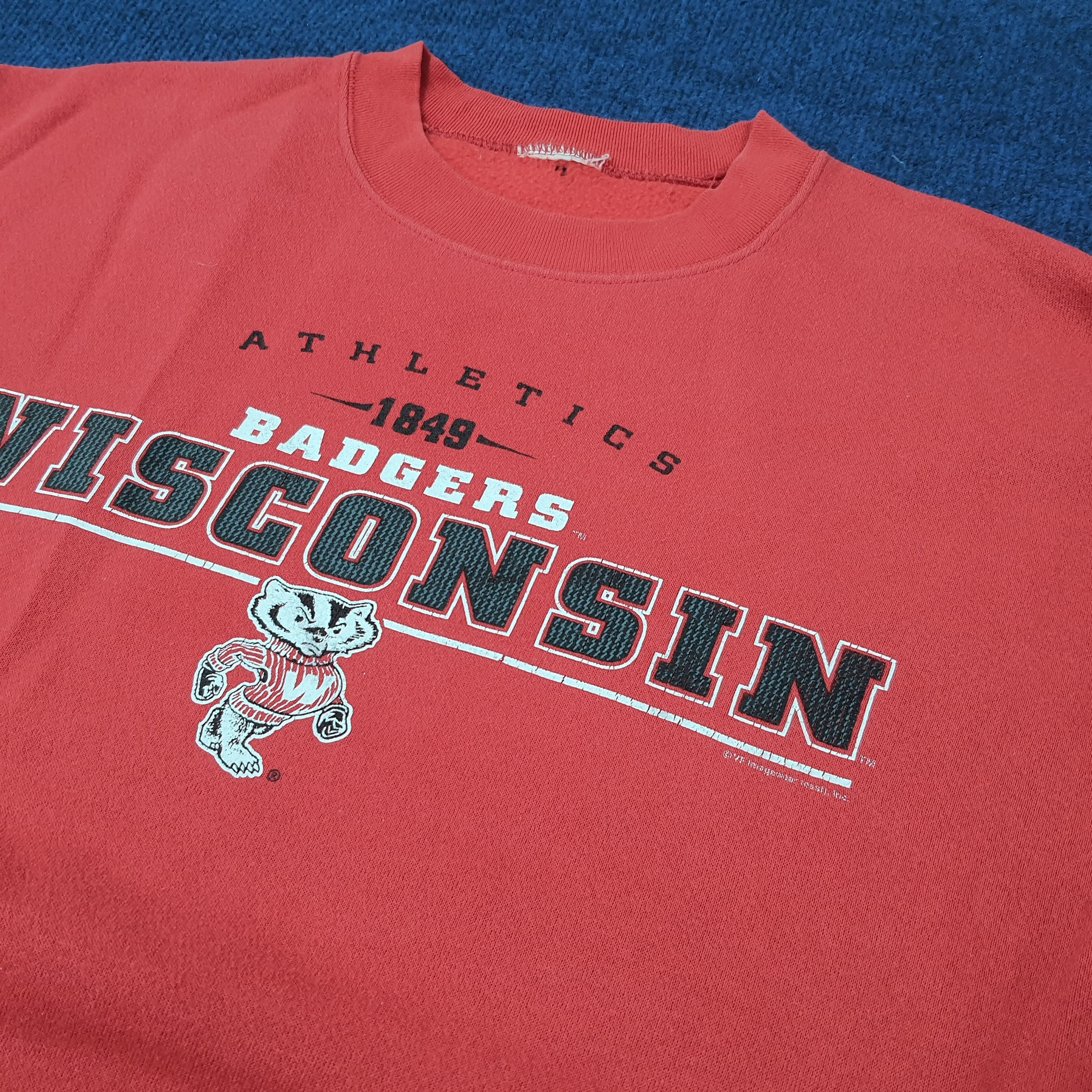 NFL Vintage Badgers Wisconsin Football NFL Sweatshirt C248N3 Size US XL / EU 56 / 4 - 5 Thumbnail